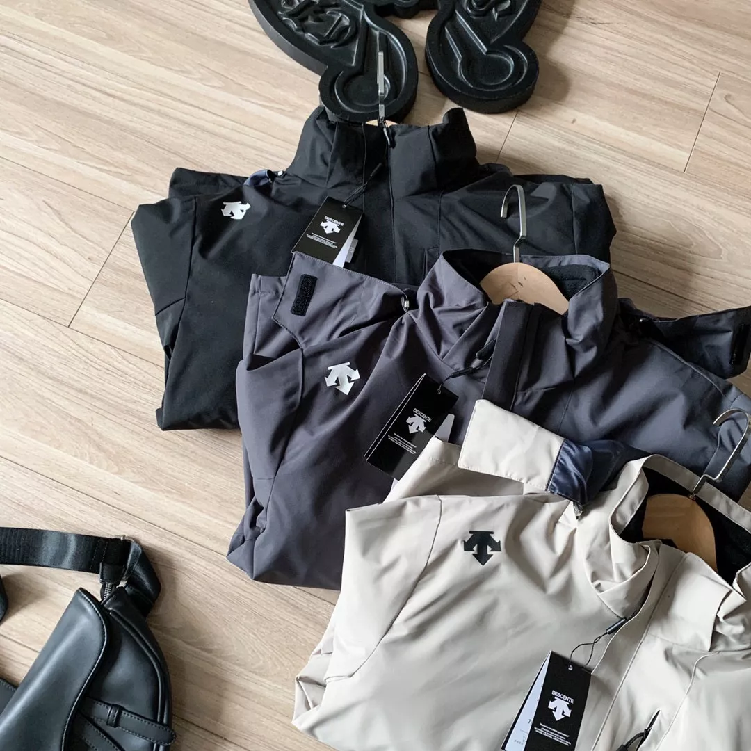 데상트 25SS 아웃도어 3in1 후드 소프트쉘 재킷 상세 이미지 11