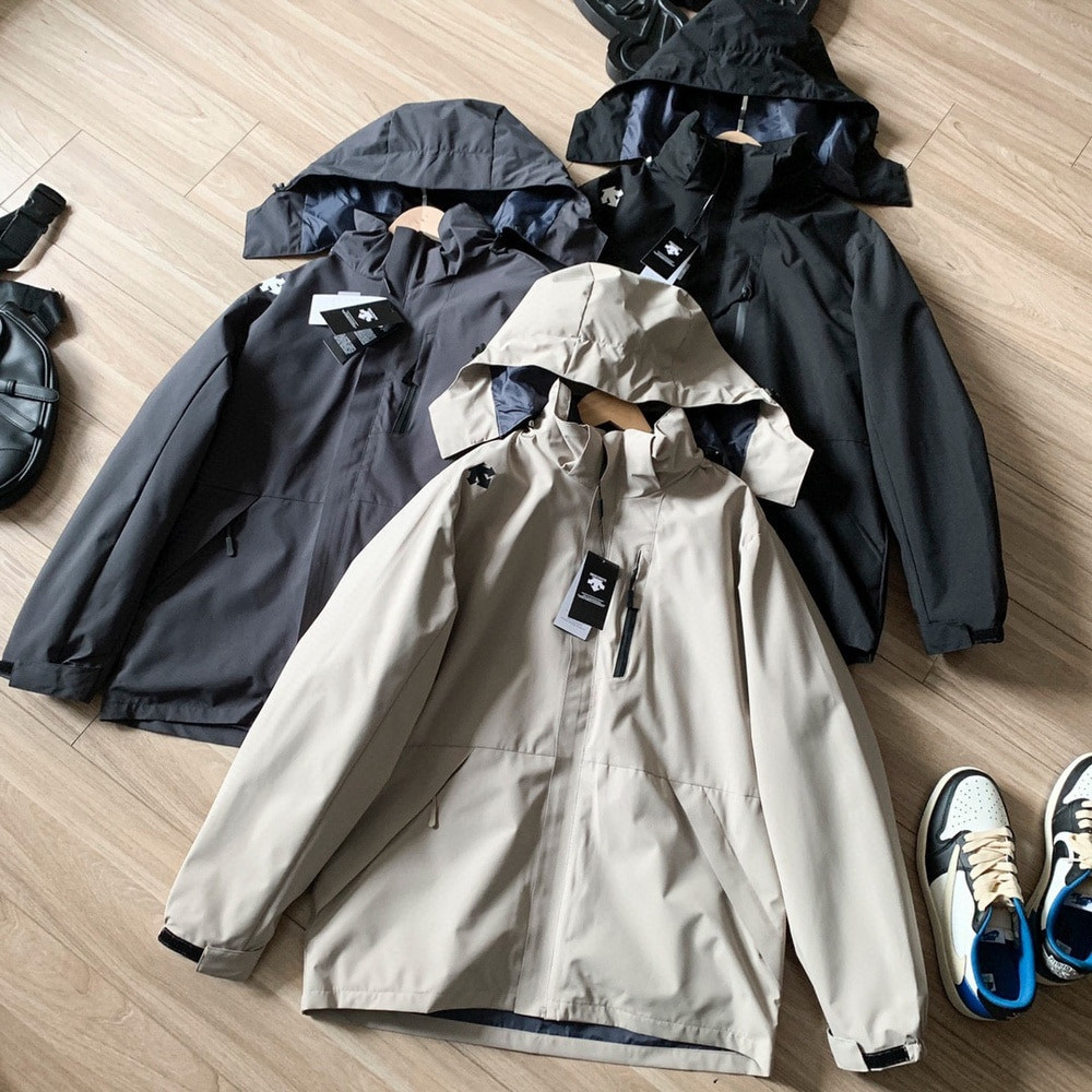 데상트 25SS 아웃도어 3in1 후드 소프트쉘 재킷