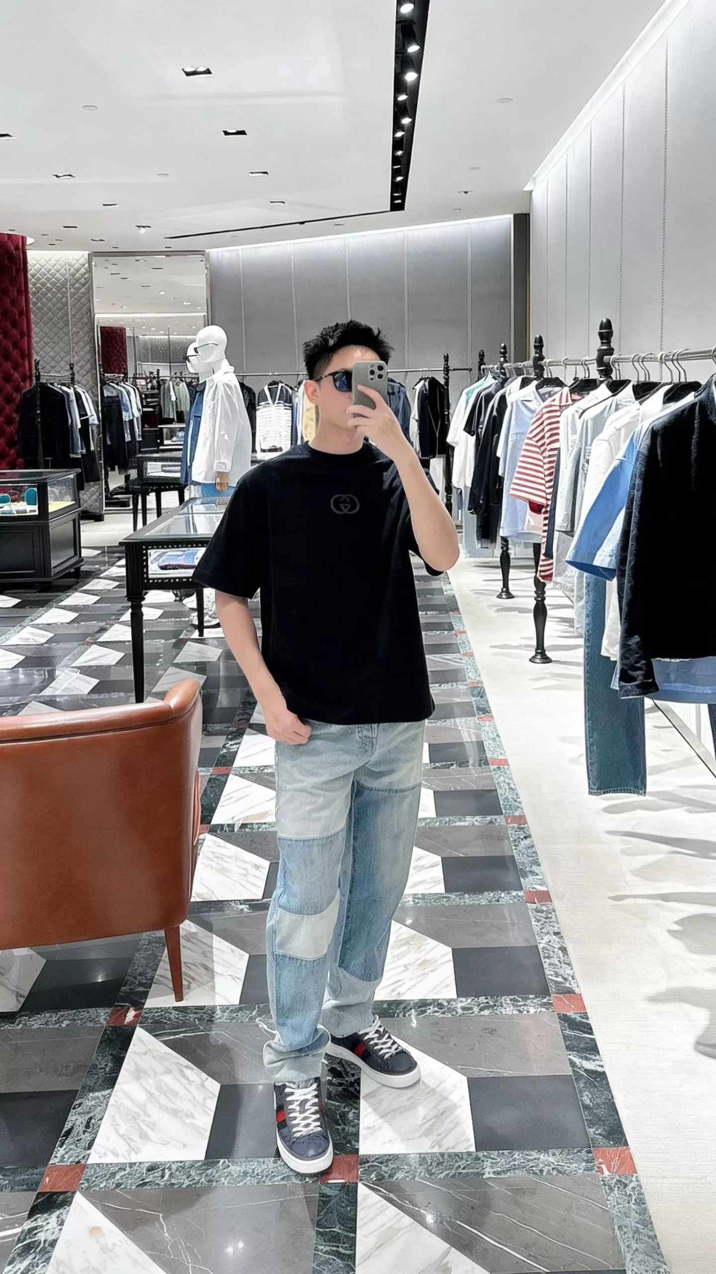 구찌 인터로킹 더블G 3D 자수 라운드 반팔 티셔츠 상세 이미지 18