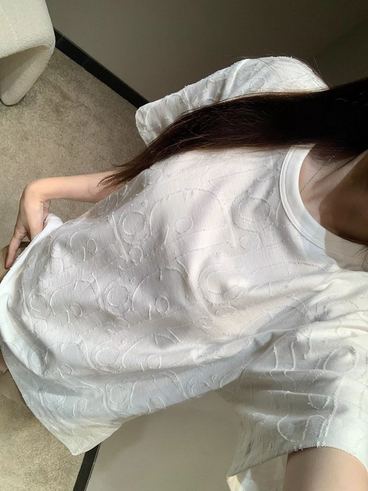 디올 오블리크 로고 플로킹 엠보 반팔 티셔츠 상세 이미지 19