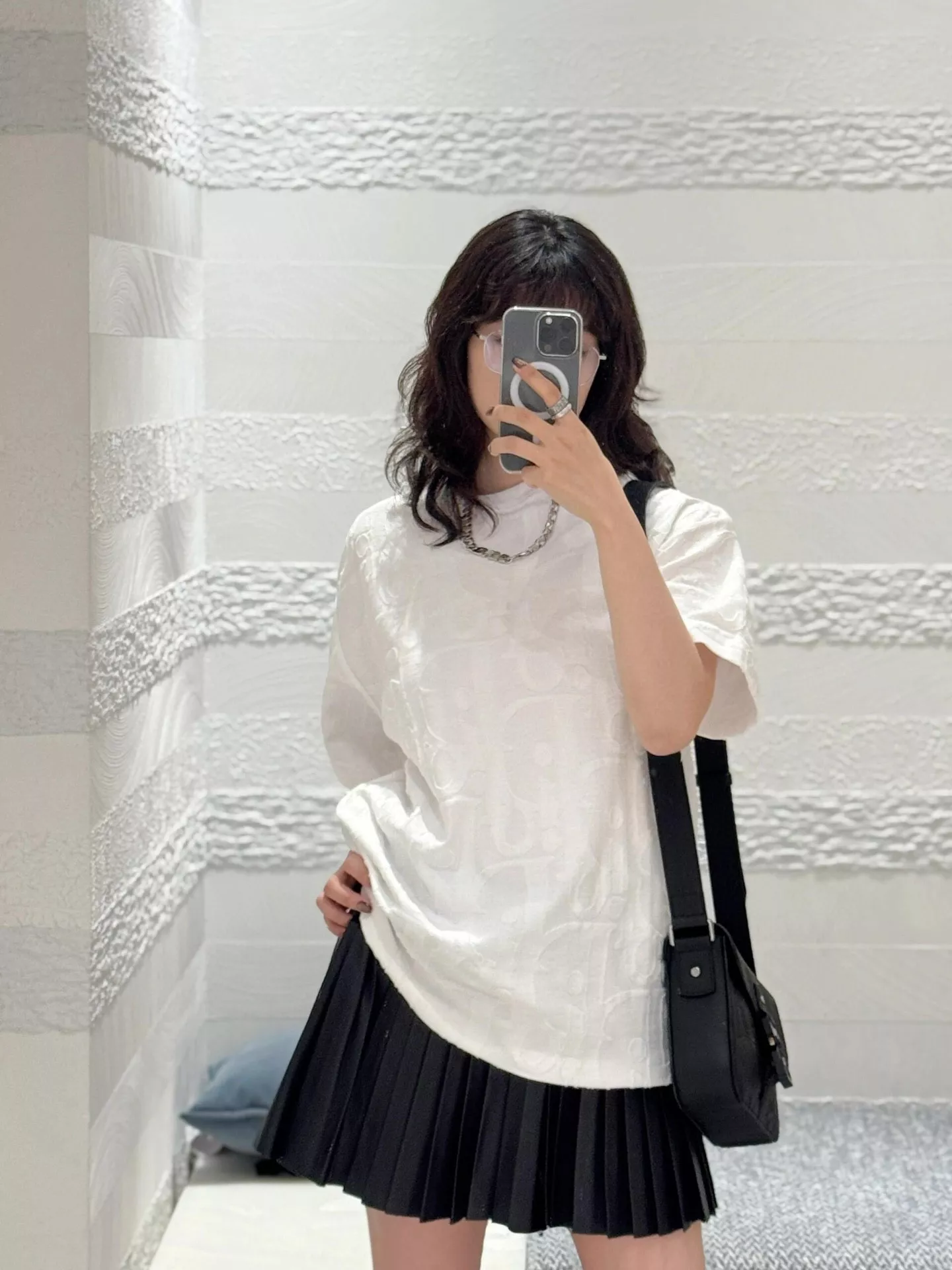 디올 오블리크 로고 플로킹 엠보 반팔 티셔츠 상세 이미지 20
