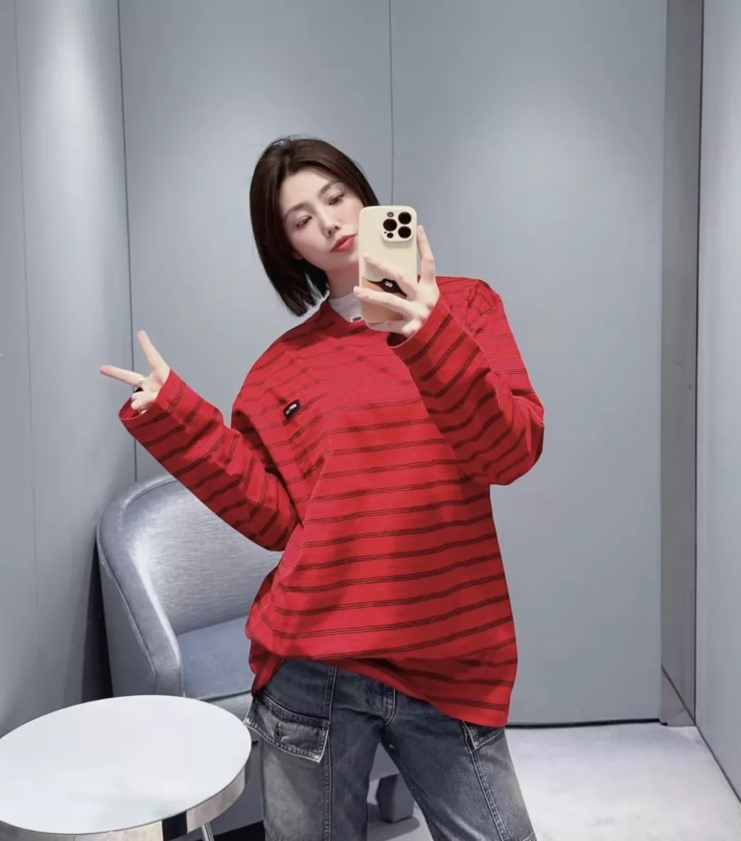 미우미우 신년 스트라이프 코튼 긴소매 티셔츠 상세 이미지 22