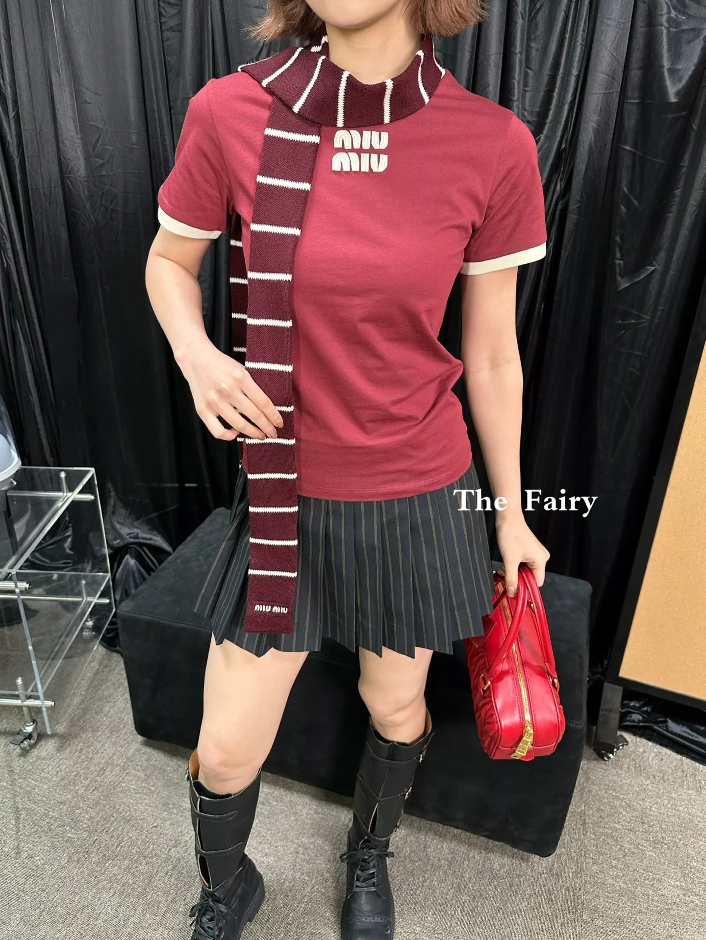 미우미우 로고 패치 자수 배색 트림 코튼 라운드넥 티셔츠 상세 이미지 16