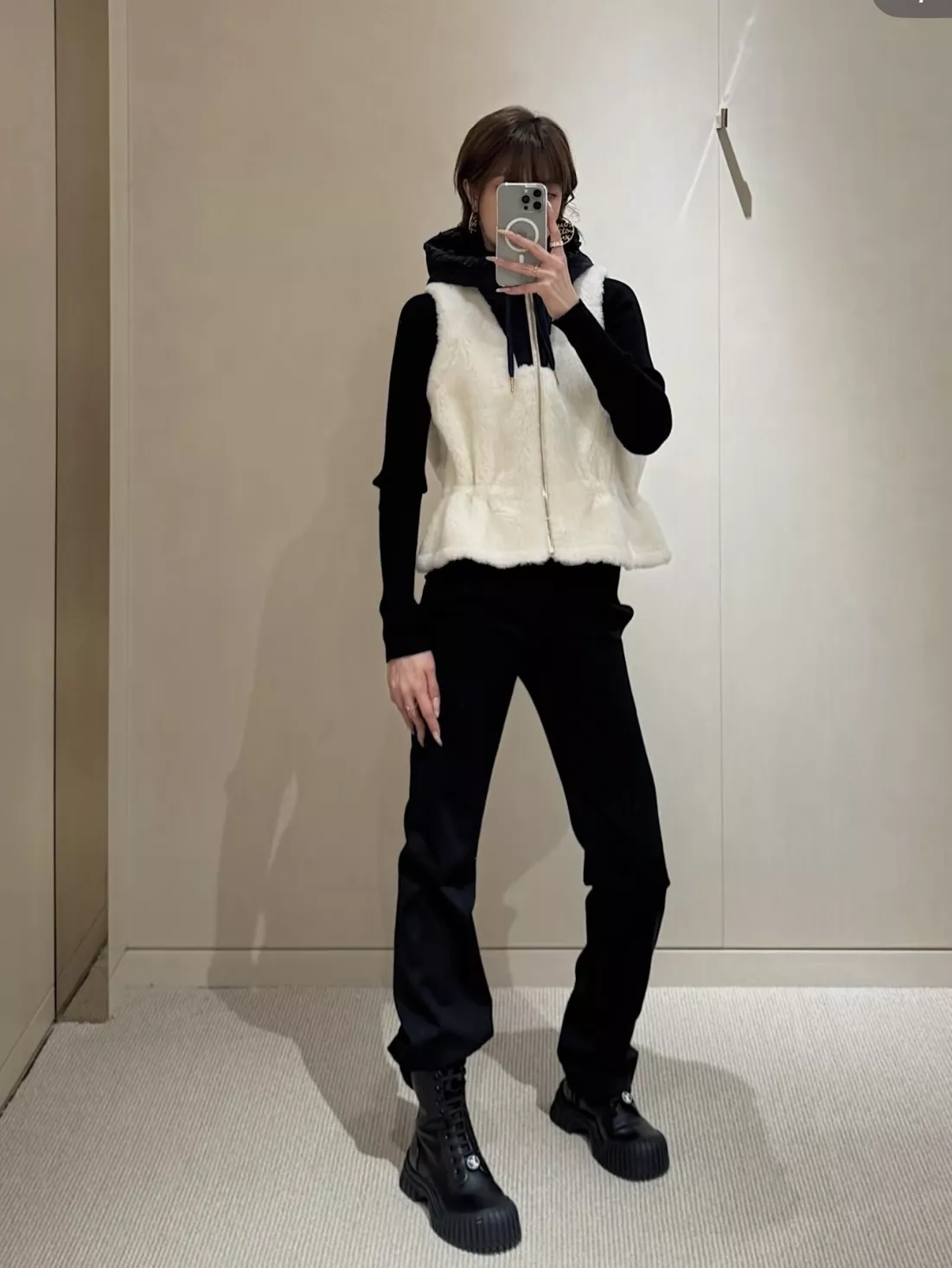 루이비통 모노그램 테디 플리스 후드 집업 조끼 상세 이미지 26