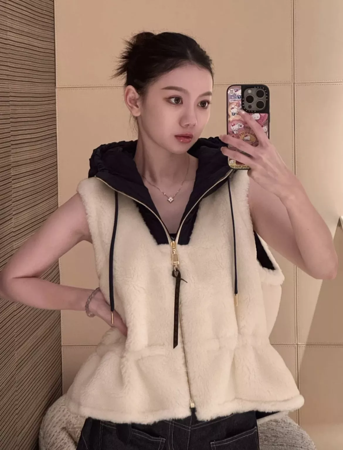 루이비통 모노그램 테디 플리스 후드 집업 조끼 상세 이미지 21