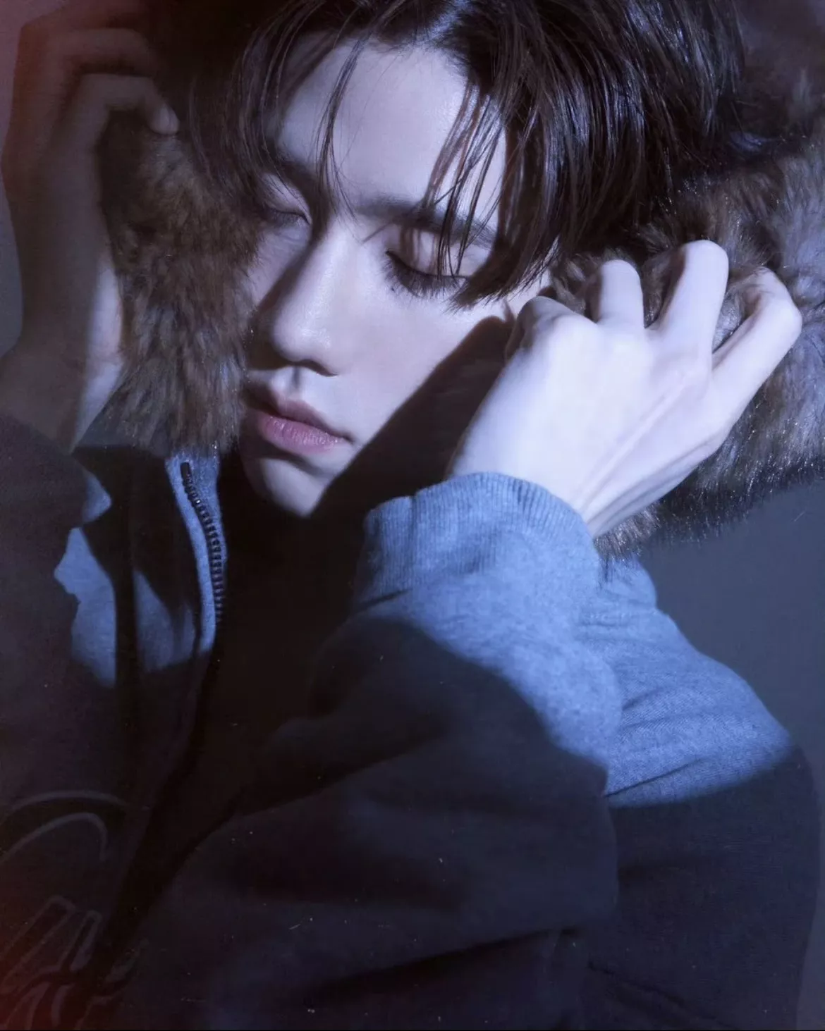 루이비통 모노그램 디테일 원색 데님 팬츠 상세 이미지 35