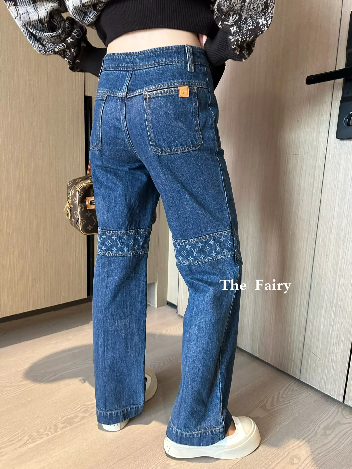 루이비통 모노그램 디테일 원색 데님 팬츠 상세 이미지 18