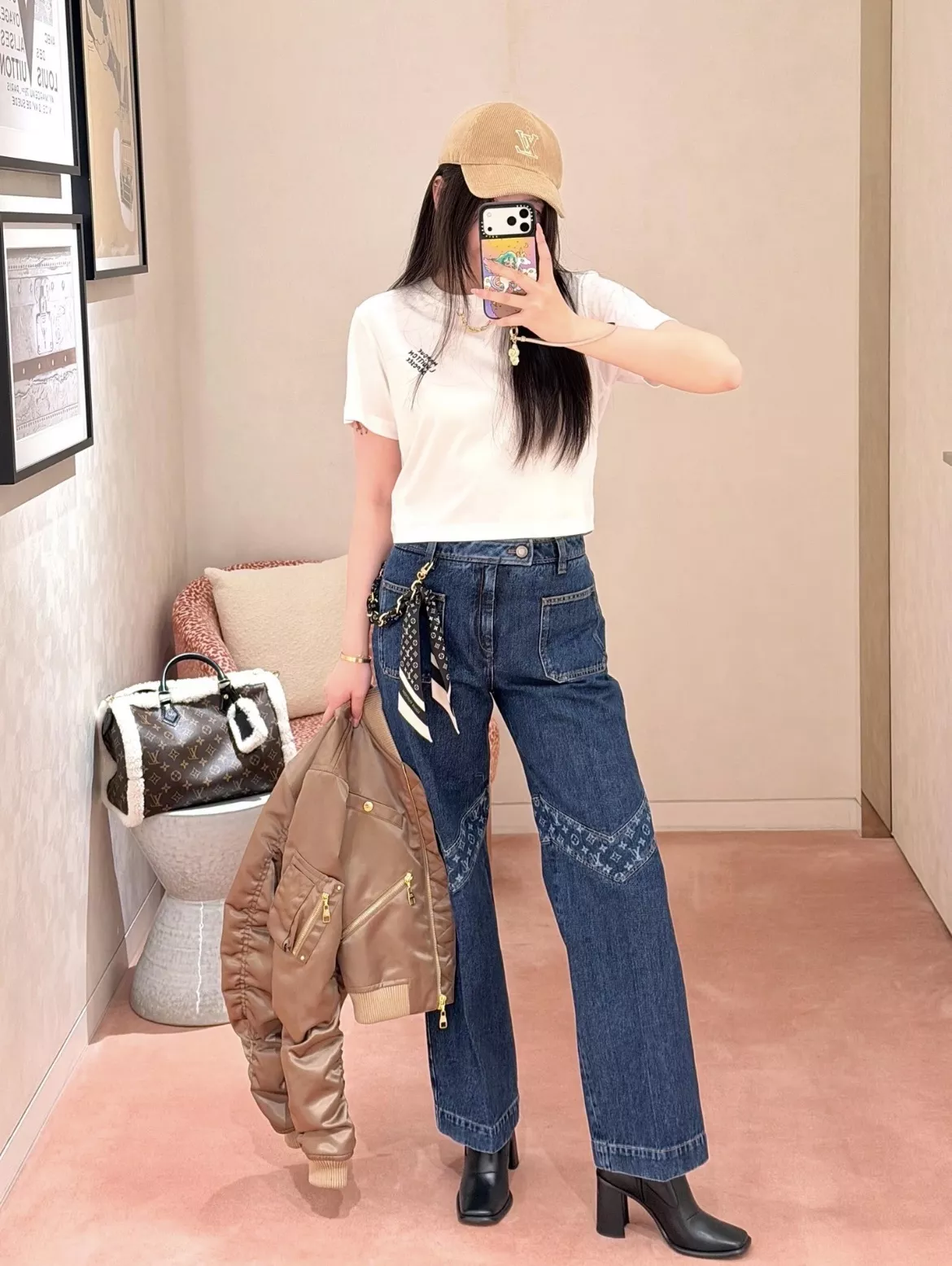 루이비통 모노그램 디테일 원색 데님 팬츠 상세 이미지 24