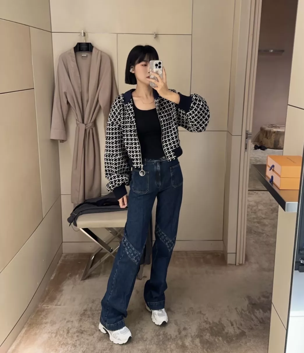 루이비통 모노그램 디테일 원색 데님 팬츠 상세 이미지 27