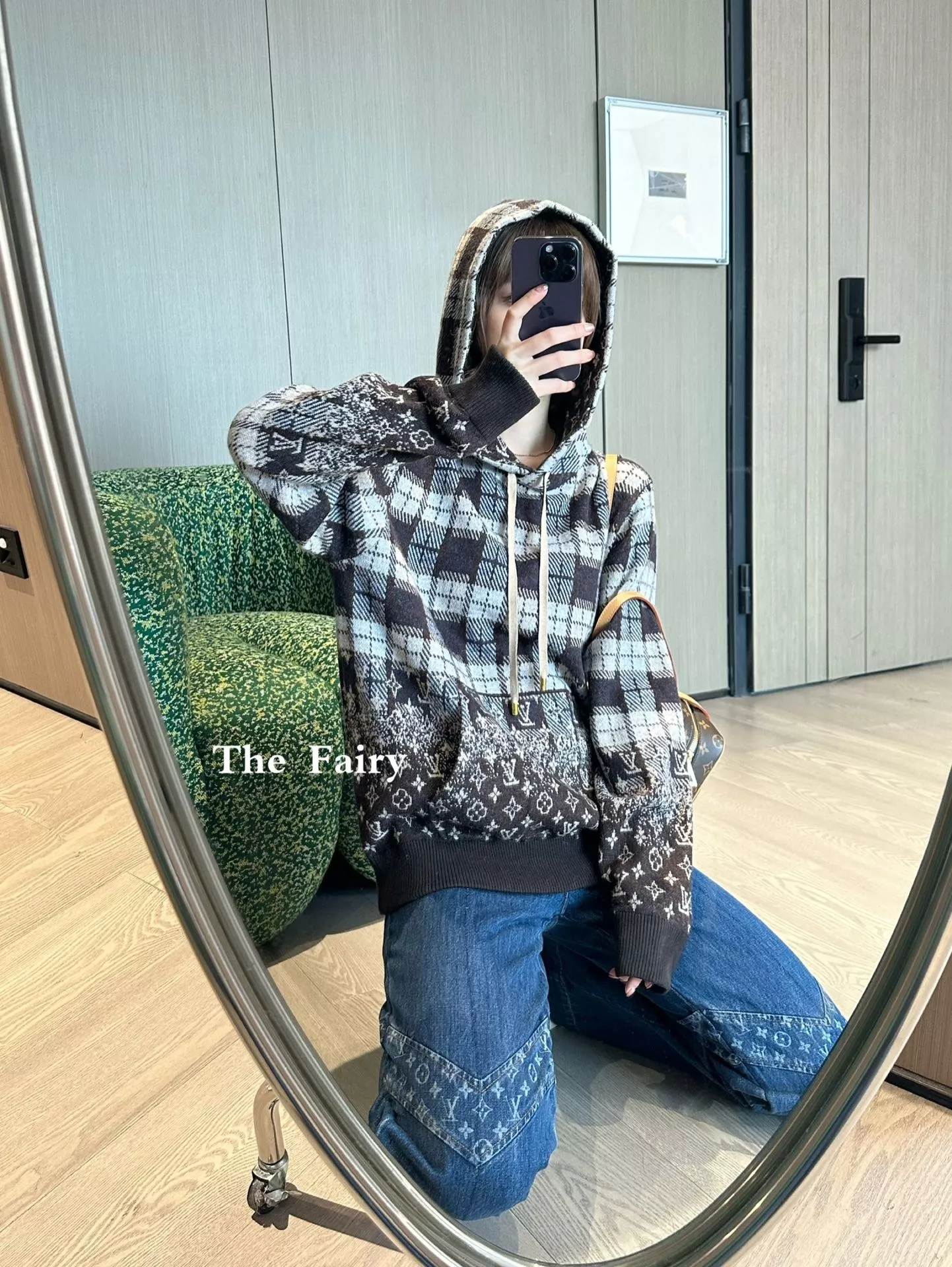 루이비통 모노그램 디테일 원색 데님 팬츠 상세 이미지 14