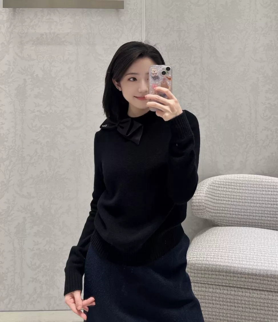 디올 울 니트 라운드넥 실크 리본 포인트 스웨터 상세 이미지 22