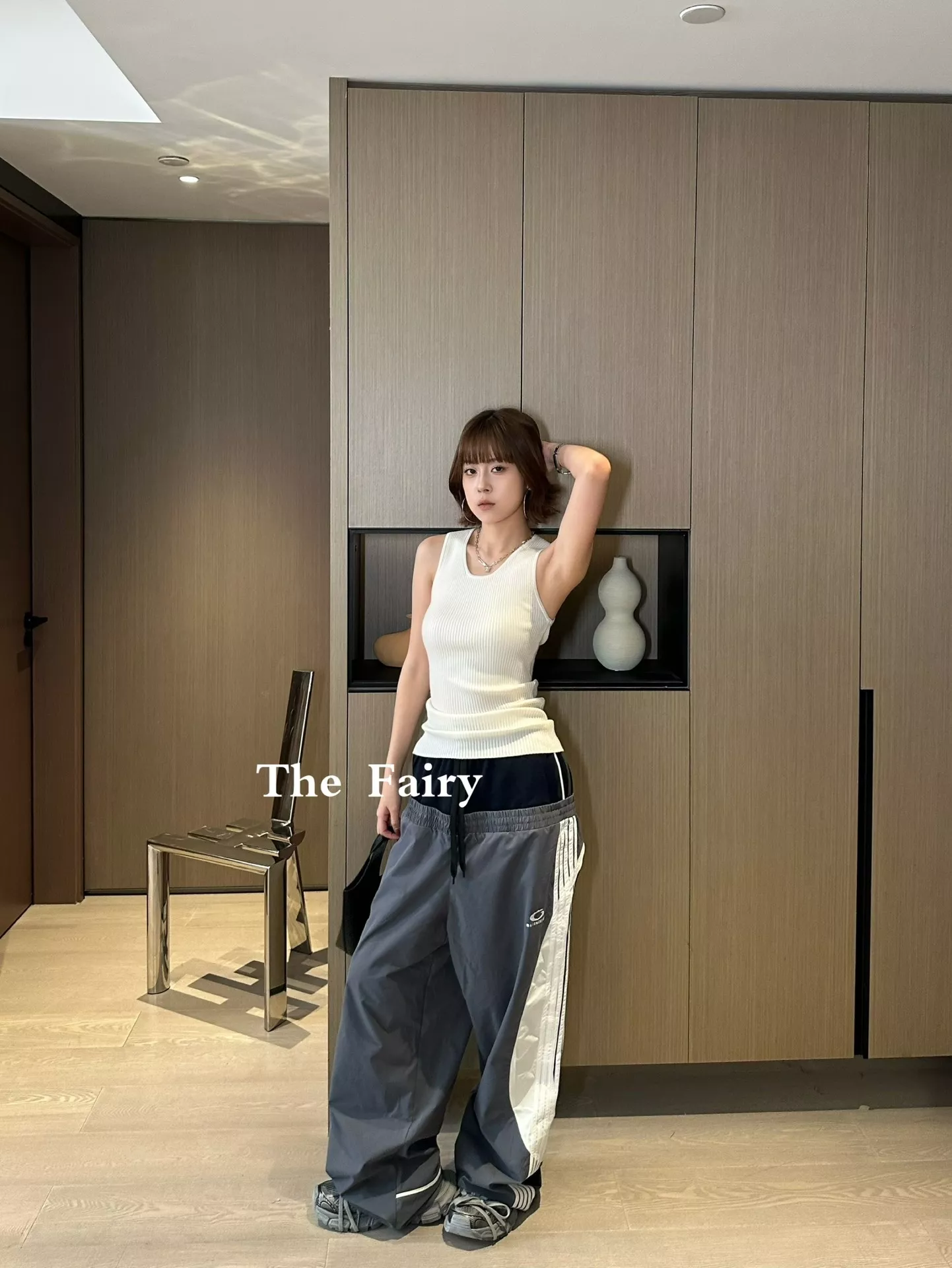 발렌시아가 컷업 투웨이 원단 믹스 스포츠 아이콘 자수 트랙 팬츠 상세 이미지 54