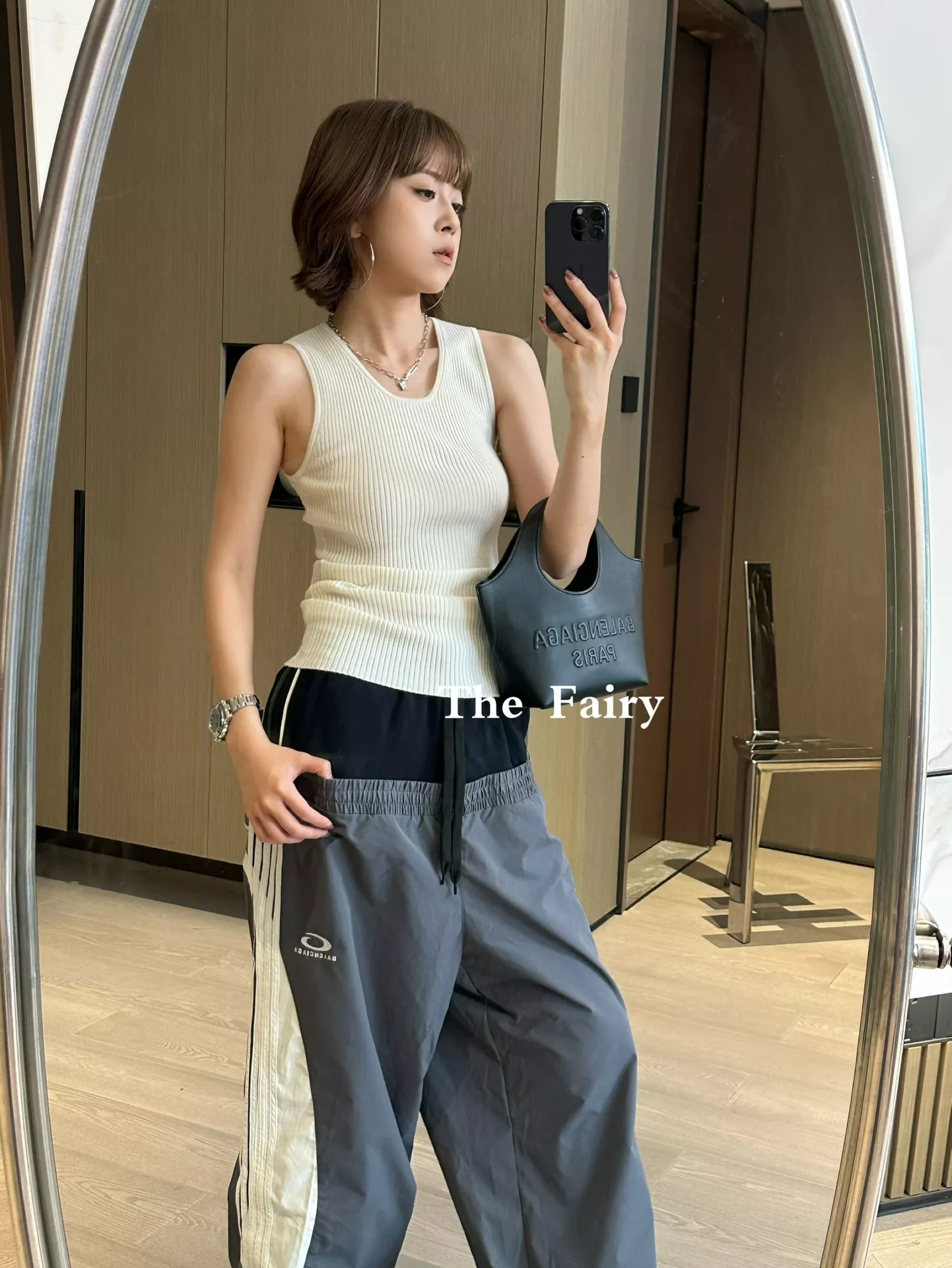 발렌시아가 컷업 투웨이 원단 믹스 스포츠 아이콘 자수 트랙 팬츠 상세 이미지 57