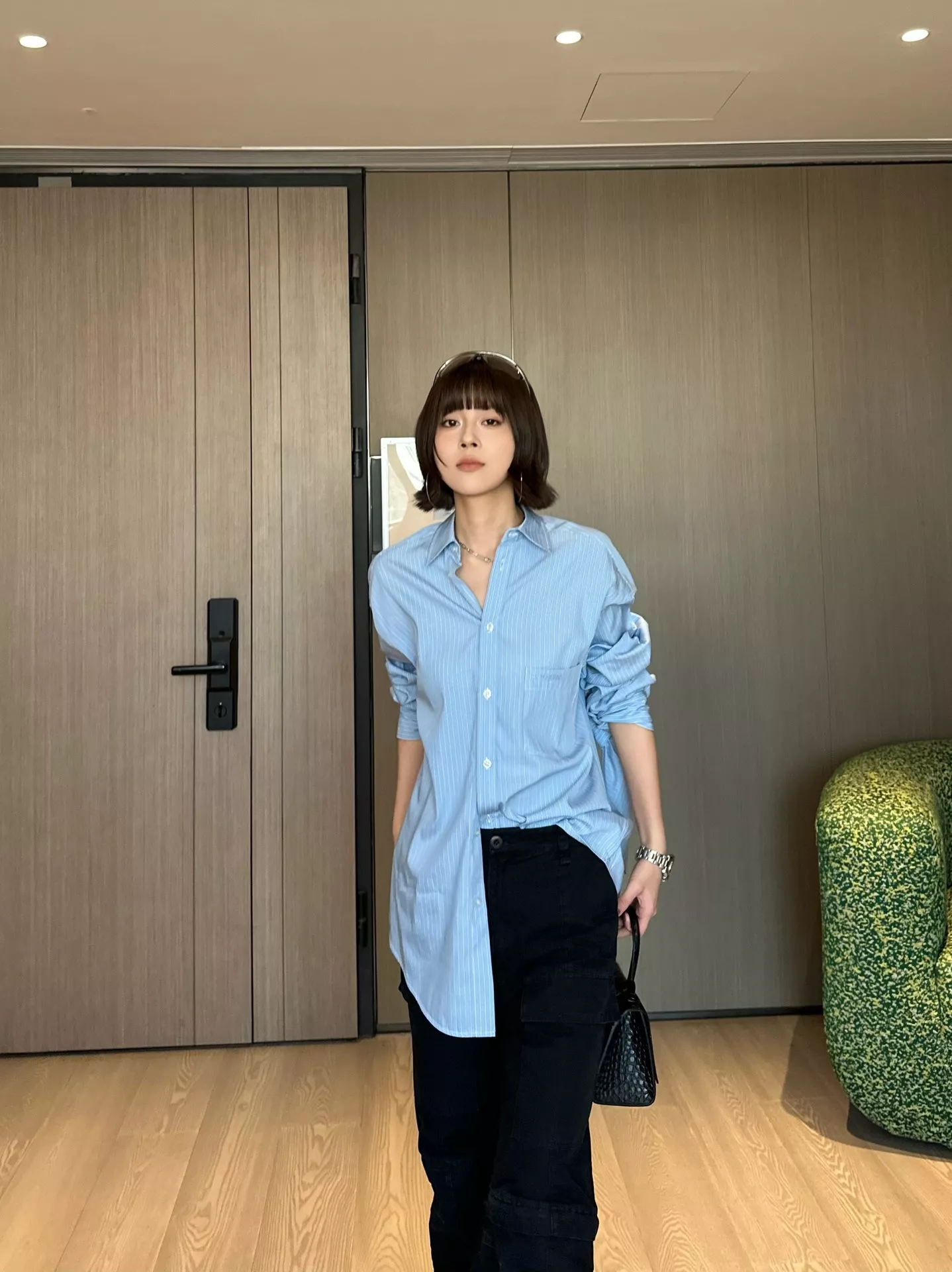 발렌시아가 오버사이즈 스트라이프 코튼 롱 셔츠 상세 이미지 16