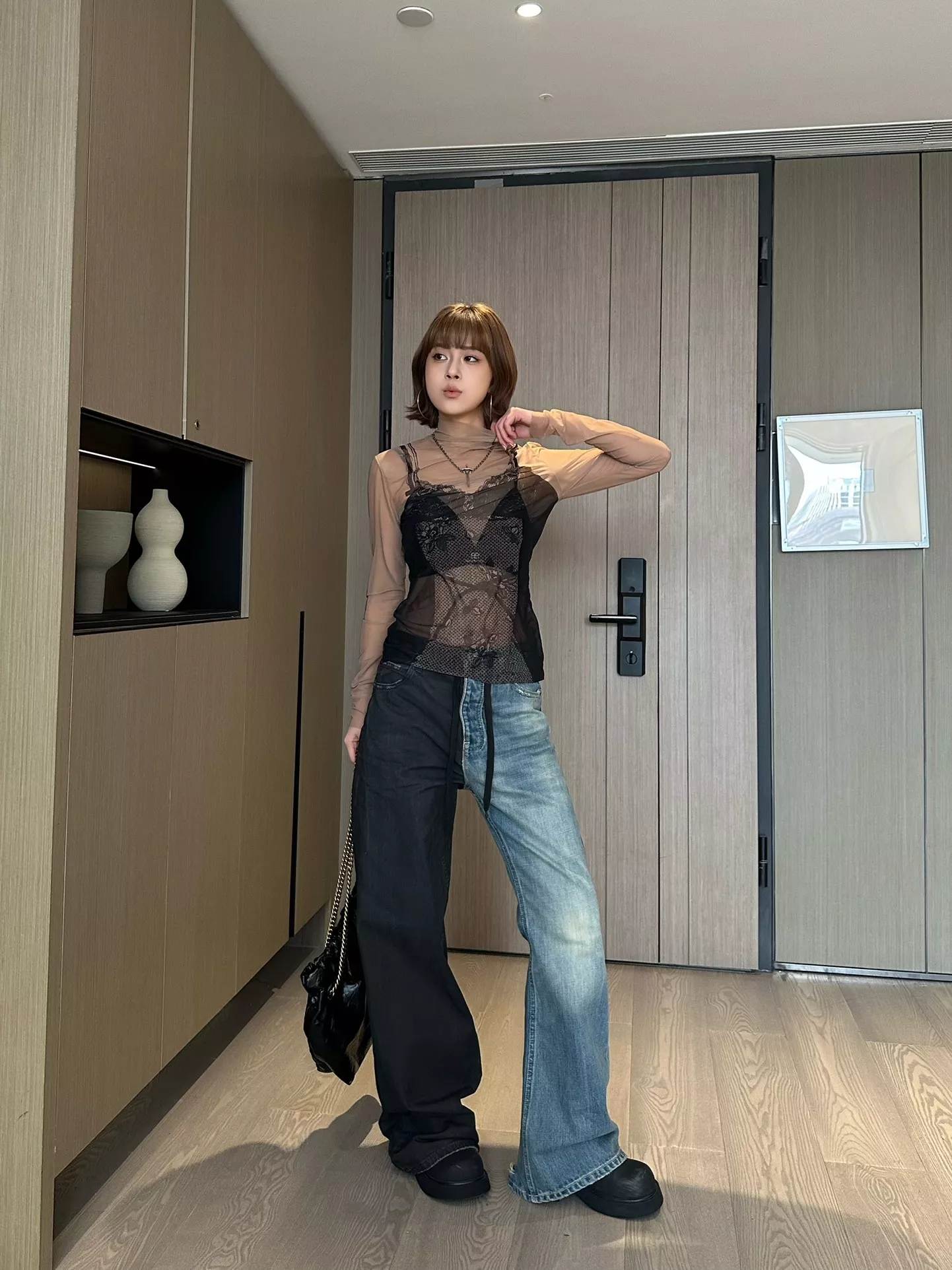 발렌시아가 하이브리드 배기 투톤 데님 팬츠 상세 이미지 18