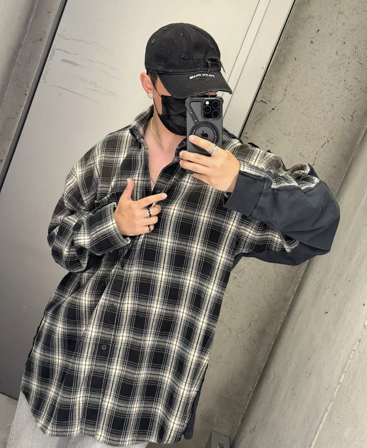 발렌시아가 체크 플란넬 패치워크 레이어드 셔츠 상세 이미지 23