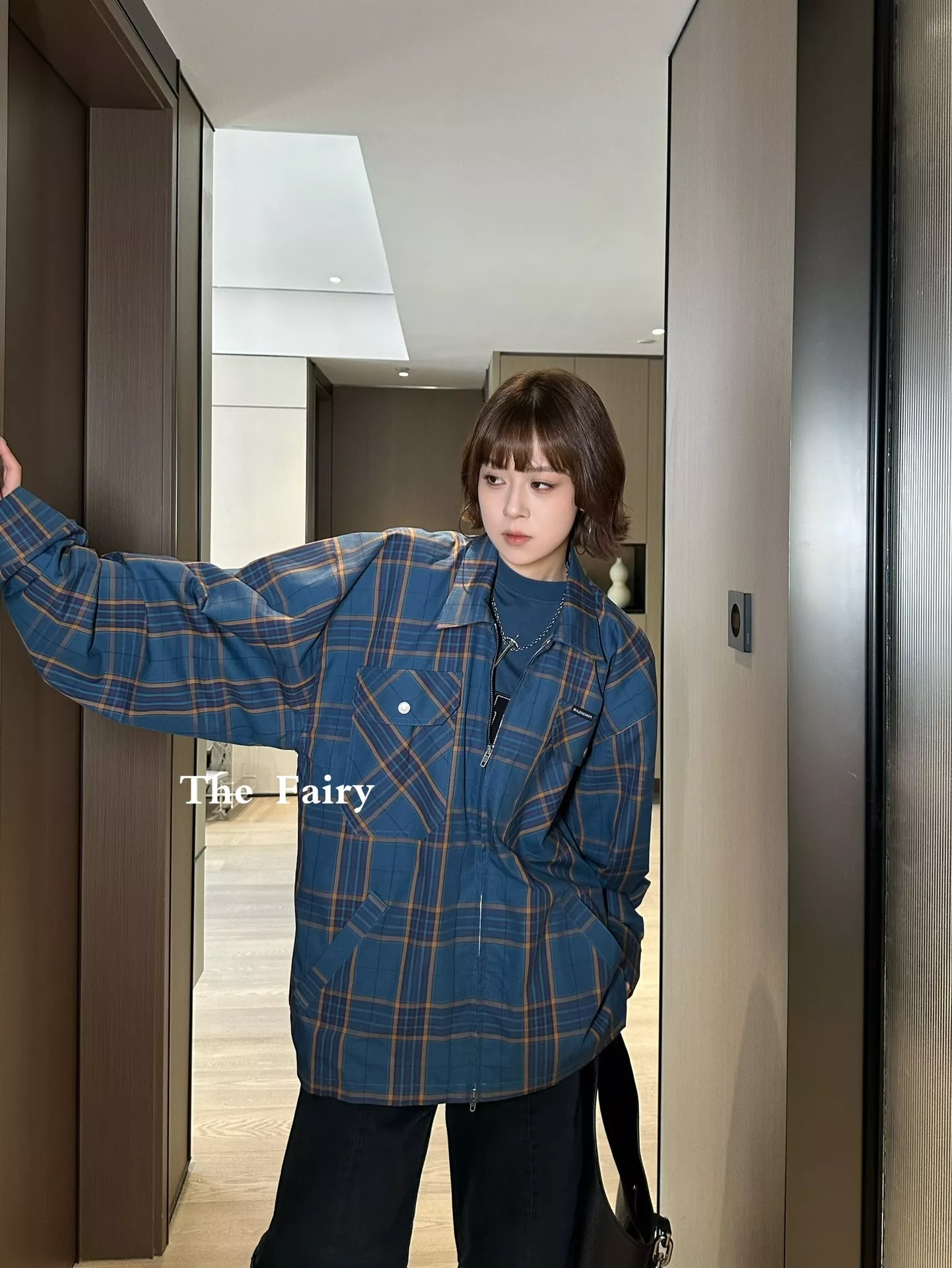 발렌시아가 유틸리티 오버핏 체크 셔츠형 재킷 상세 이미지 11
