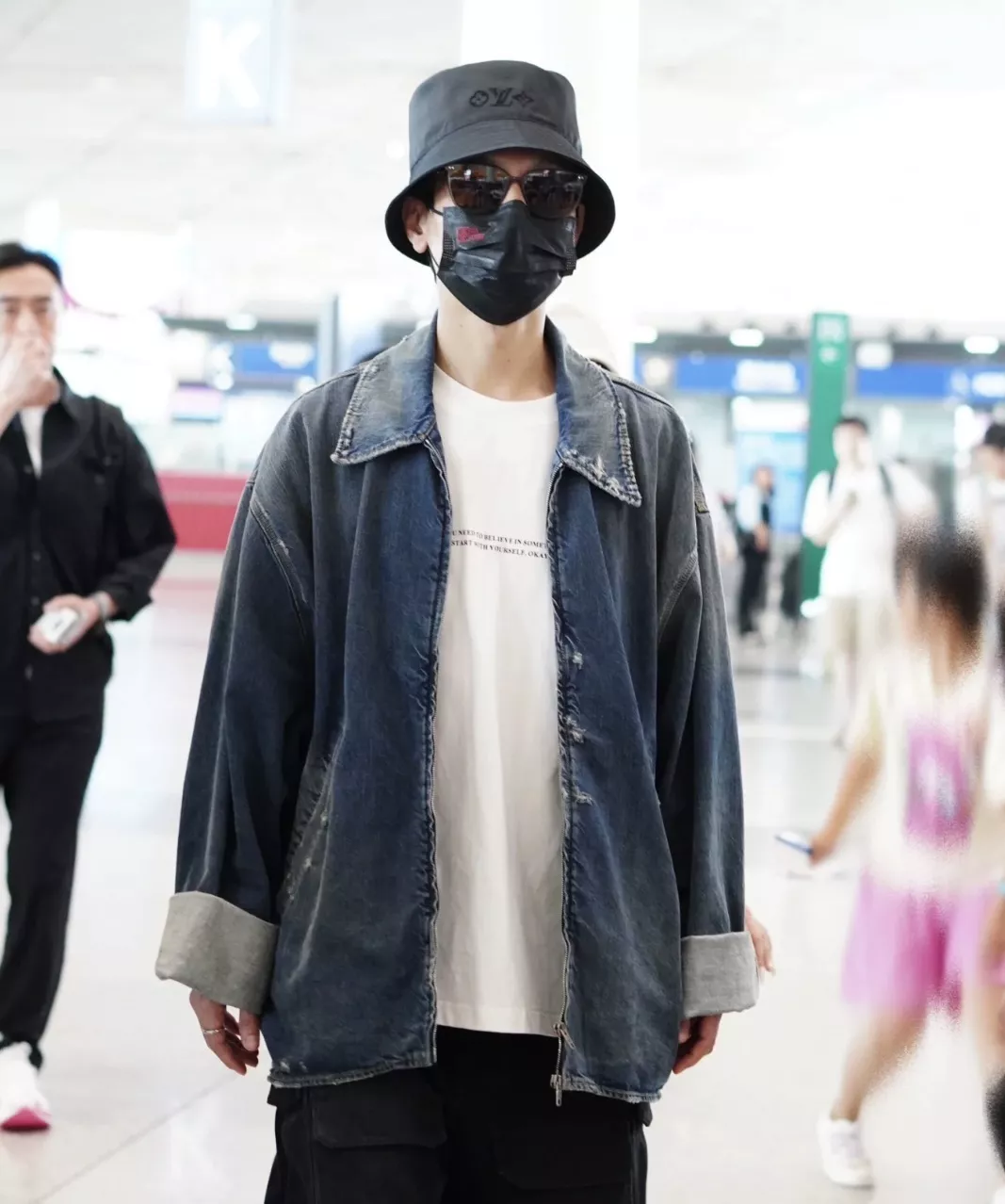 발렌시아가 BAGGY 코튼 지퍼 데님 재킷 상세 이미지 27