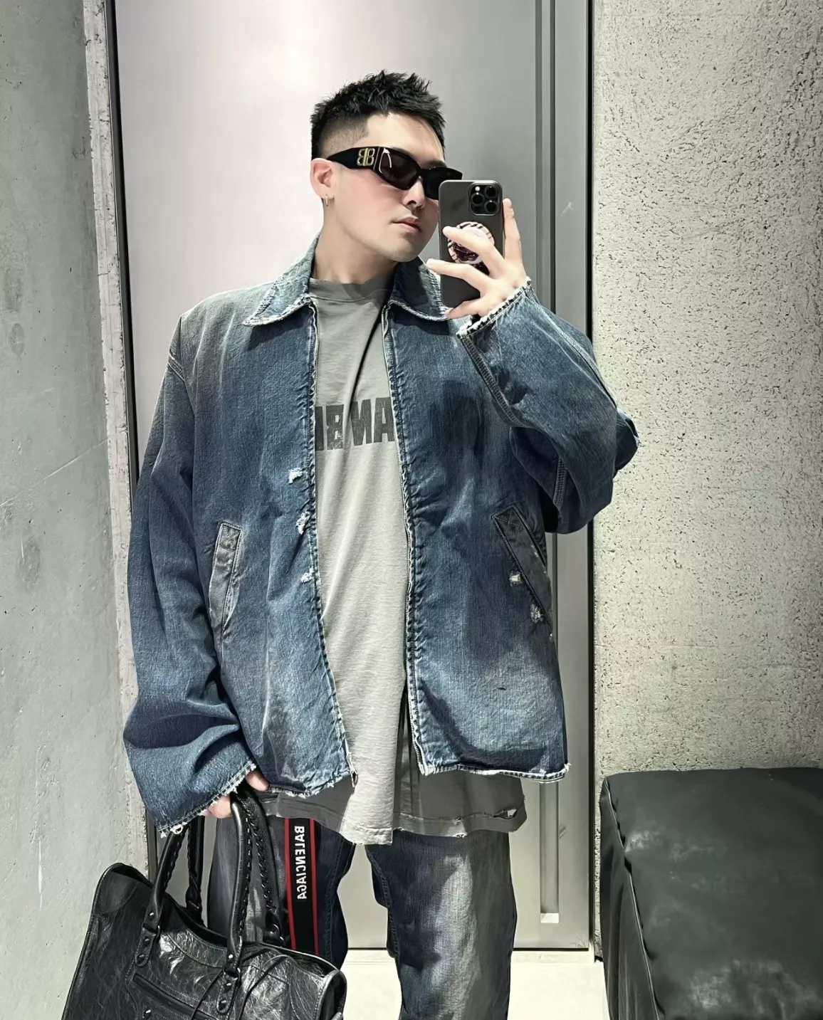 발렌시아가 BAGGY 코튼 지퍼 데님 재킷 상세 이미지 21