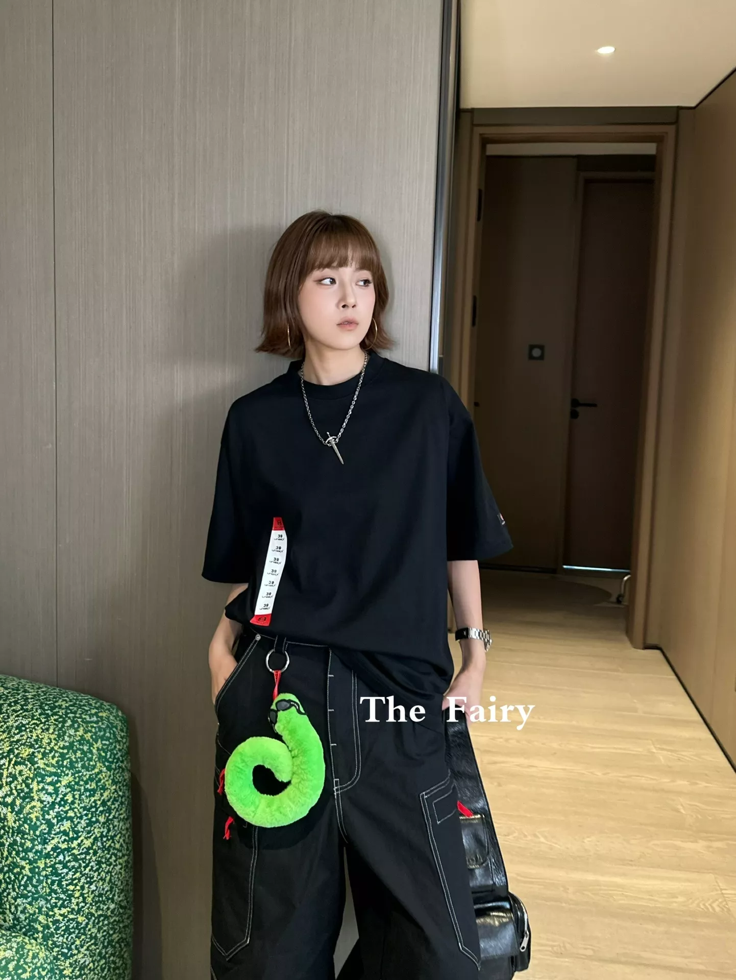 발렌시아가 유니티 스포츠 아이콘 크롭 오버핏 티셔츠 상세 이미지 19