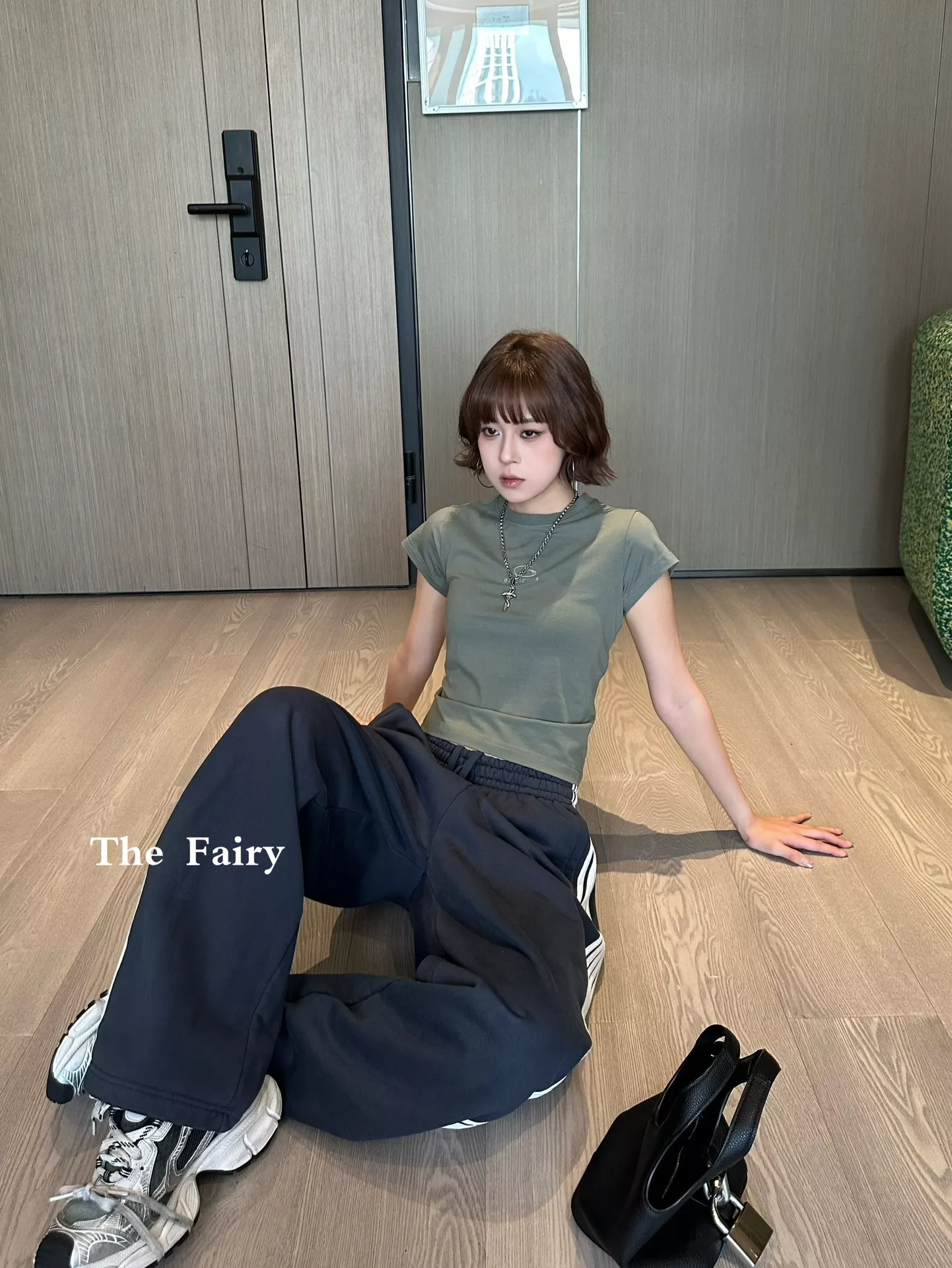 발렌시아가 루프 스포츠 아이콘 스몰 핏 워싱 프린트 티셔츠 상세 이미지 19