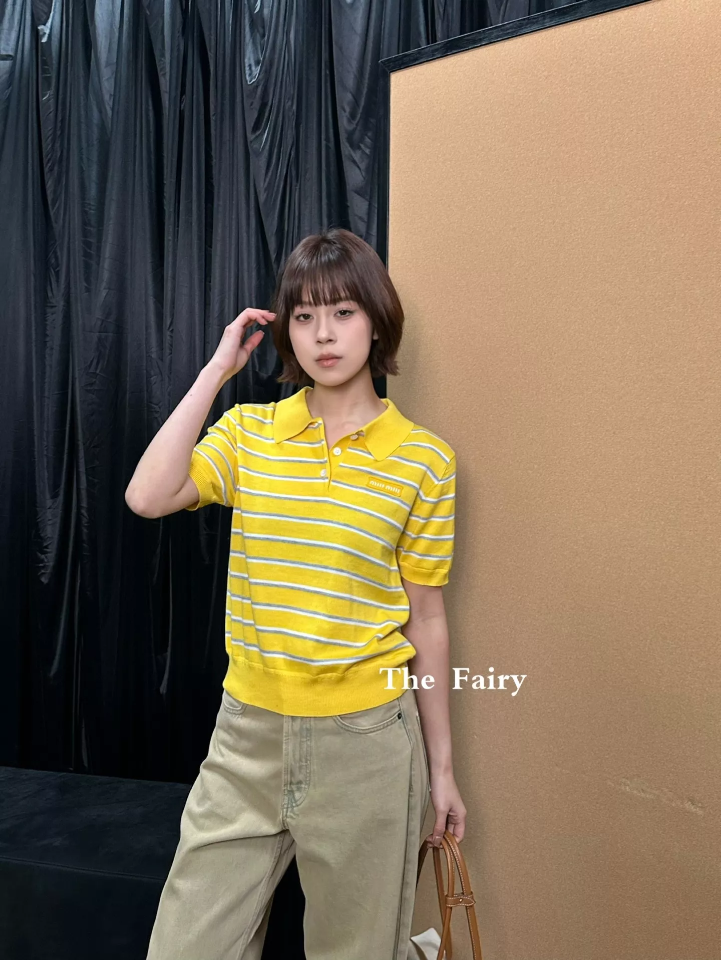 미우미우 스트라이프 카라 버튼 니트 탑 상세 이미지 11
