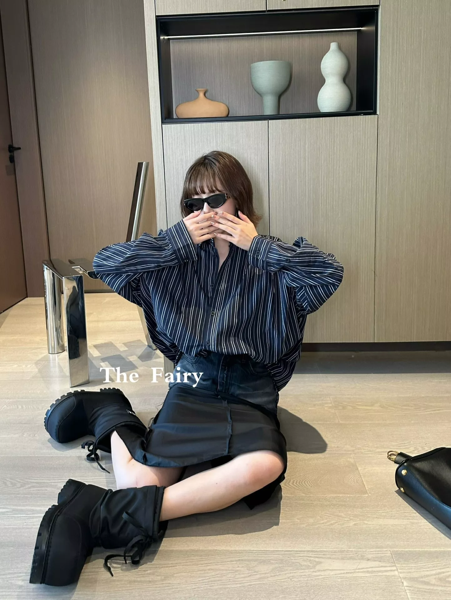 발렌시아가 네이비 스트라이프 오버핏 코튼 셔츠 상세 이미지 15