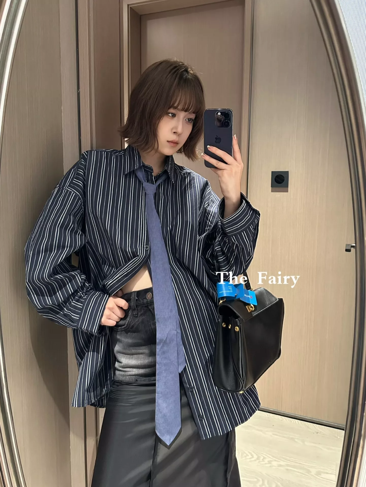 발렌시아가 네이비 스트라이프 오버핏 코튼 셔츠 상세 이미지 14
