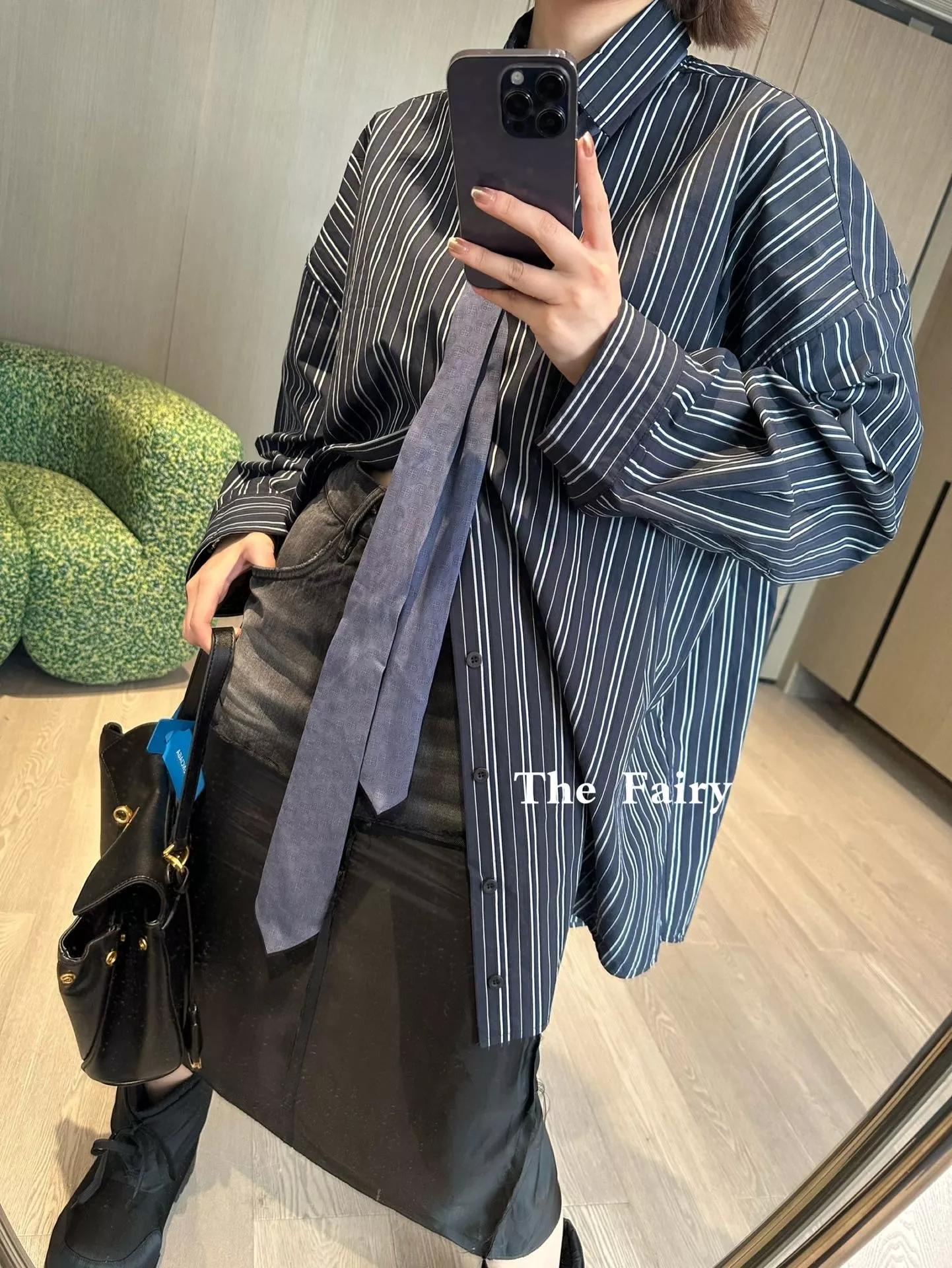 발렌시아가 네이비 스트라이프 오버핏 코튼 셔츠 상세 이미지 13