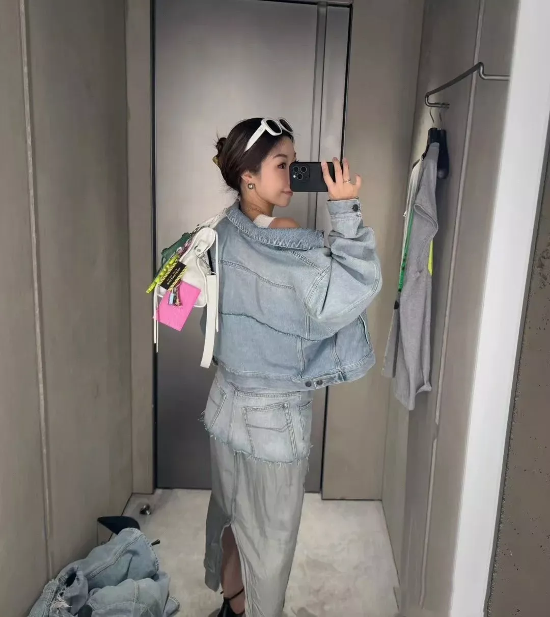 발렌시아가 투톤 패치워크 데님 미니 스커트 상세 이미지 45