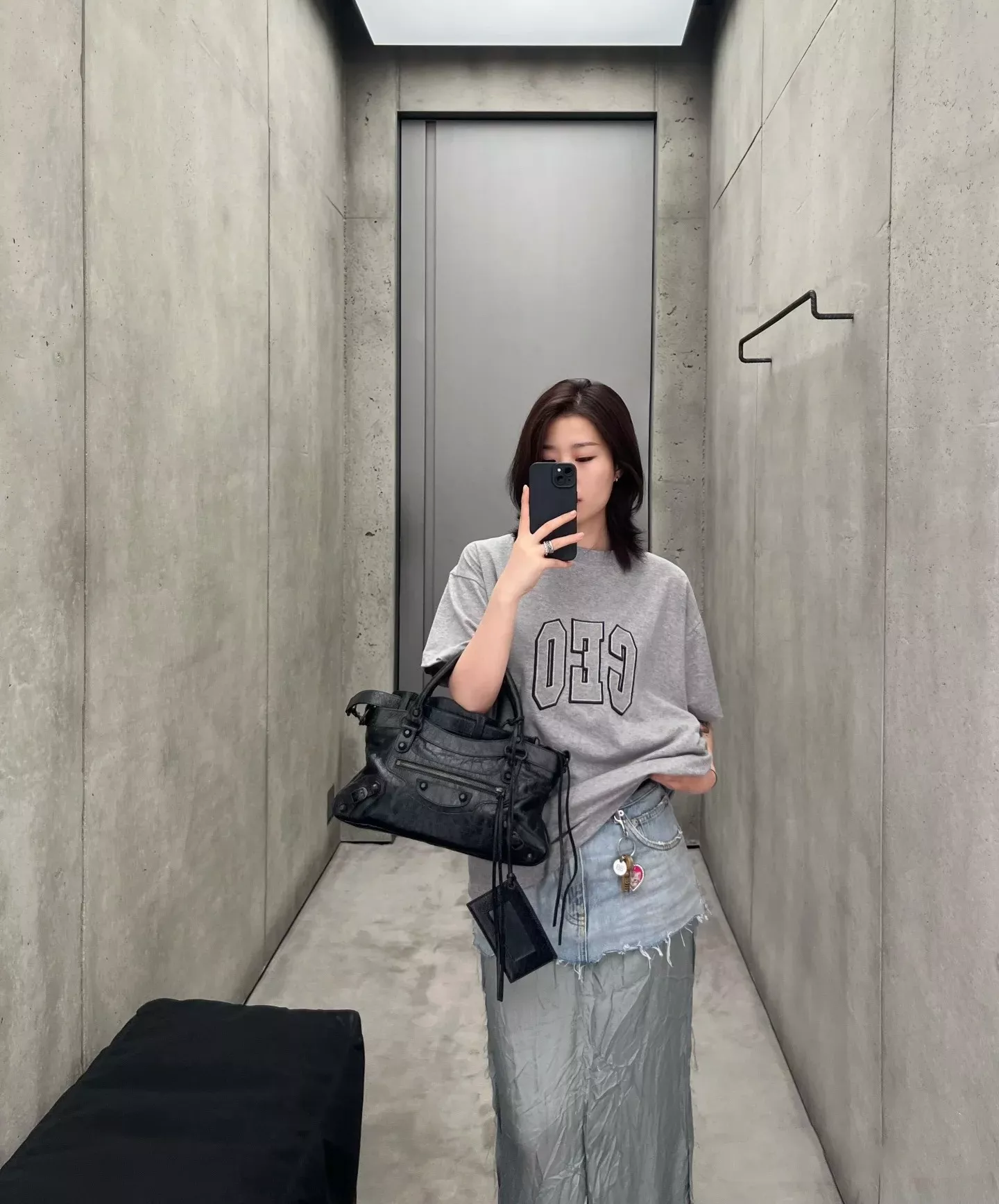 발렌시아가 투톤 패치워크 데님 미니 스커트 상세 이미지 43