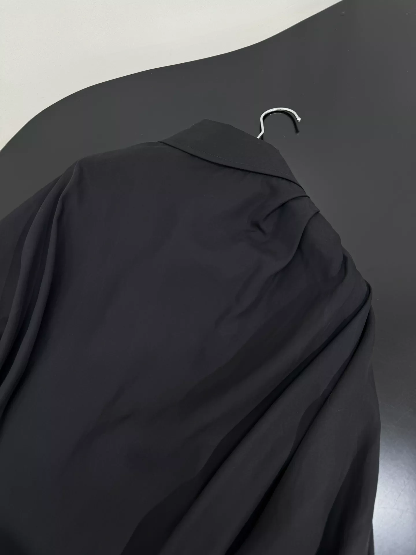 발렌시아가 로렐 클래식 자수 언밸런스 롱 셔츠 상세 이미지 9