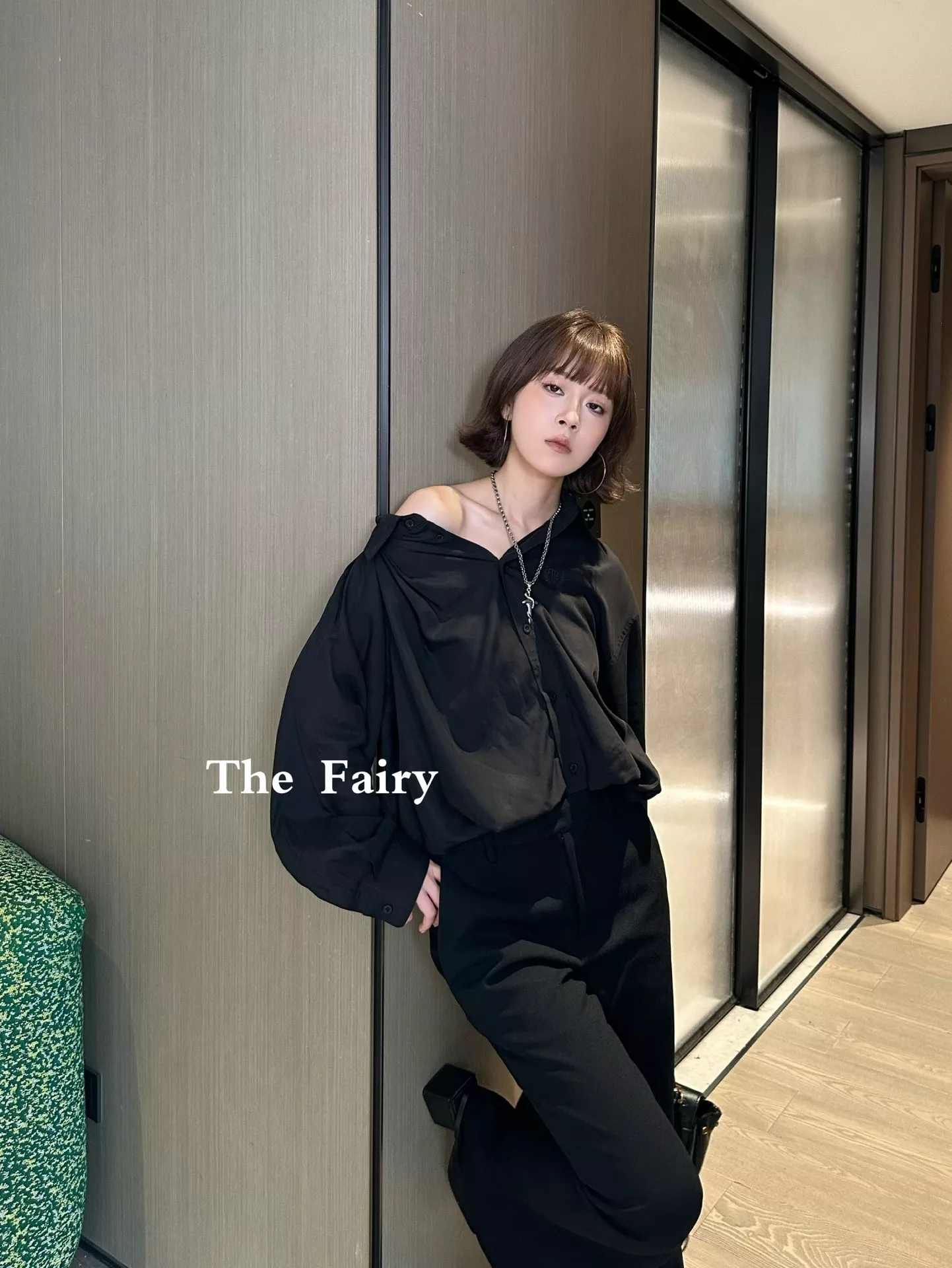 발렌시아가 로렐 클래식 자수 언밸런스 롱 셔츠 상세 이미지 12