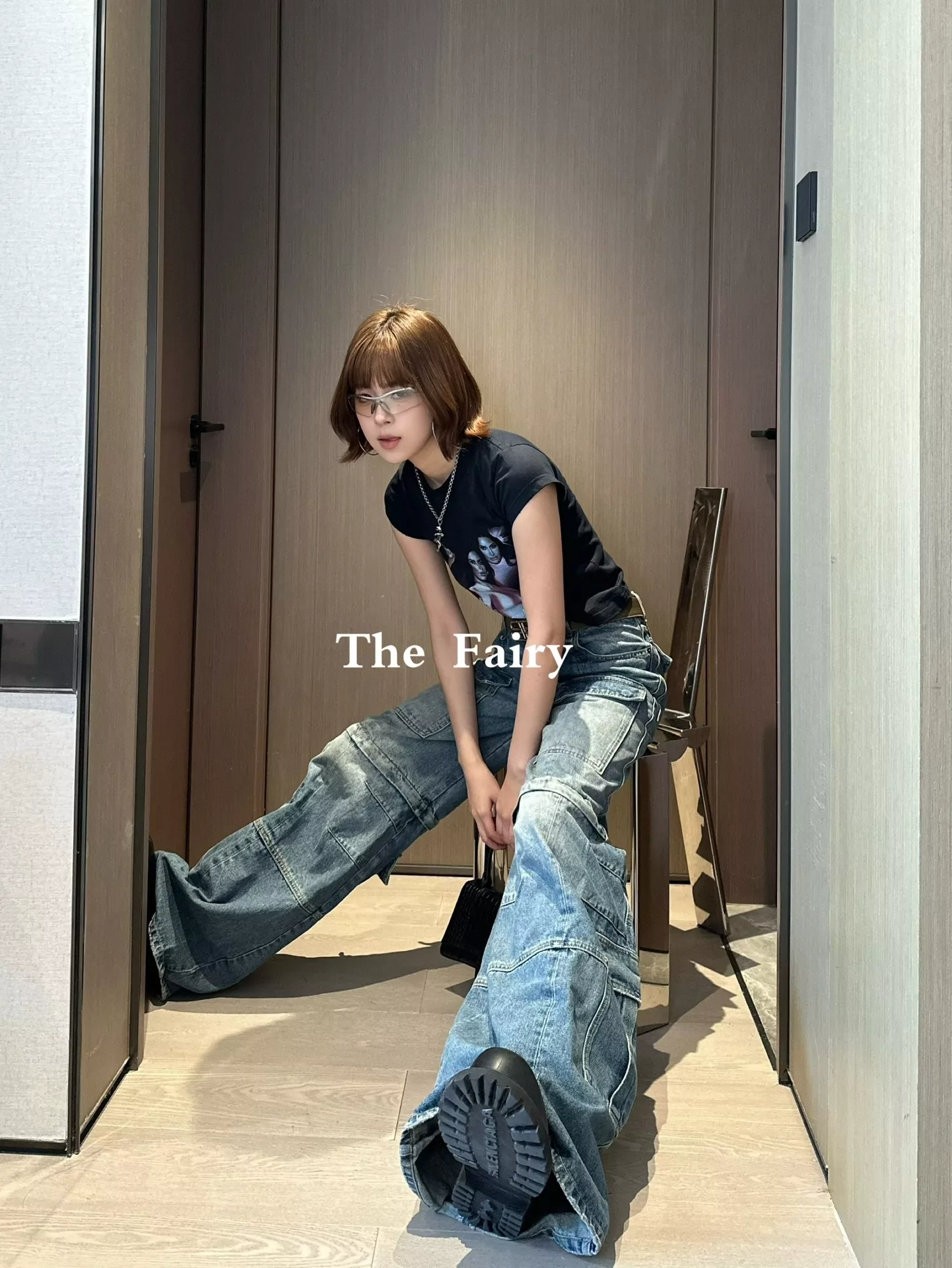 발렌시아가 카고 워싱 디테일 데님 플레어 팬츠 상세 이미지 19