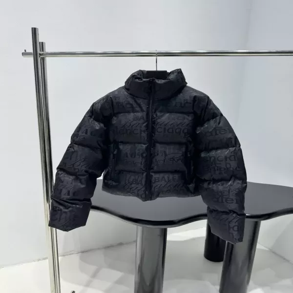 발렌시아가 모노그램 자카드 거북등 컷팅 쇼트 패딩