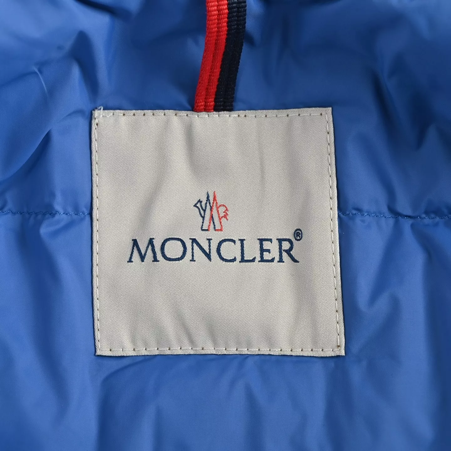 몽클레어 하이넥 숏 다운 재킷 상세 이미지 5