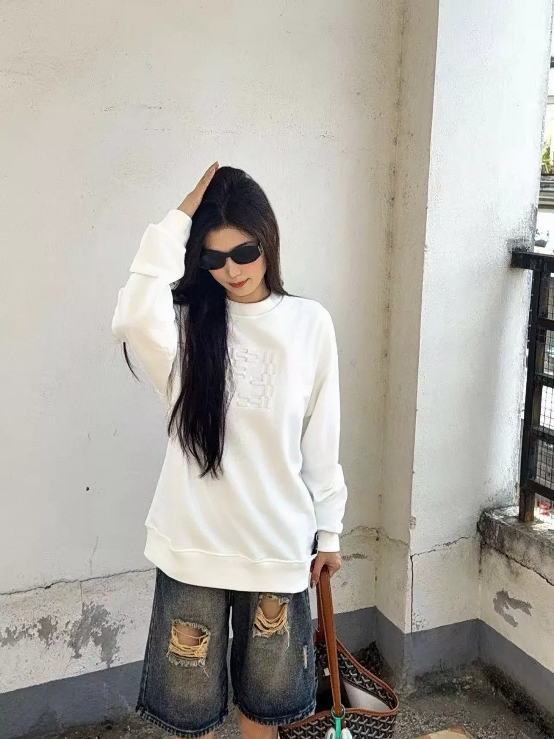 펜디 25FW 더블 F 엠보 라운드넥 스웨트셔츠 상세 이미지 16