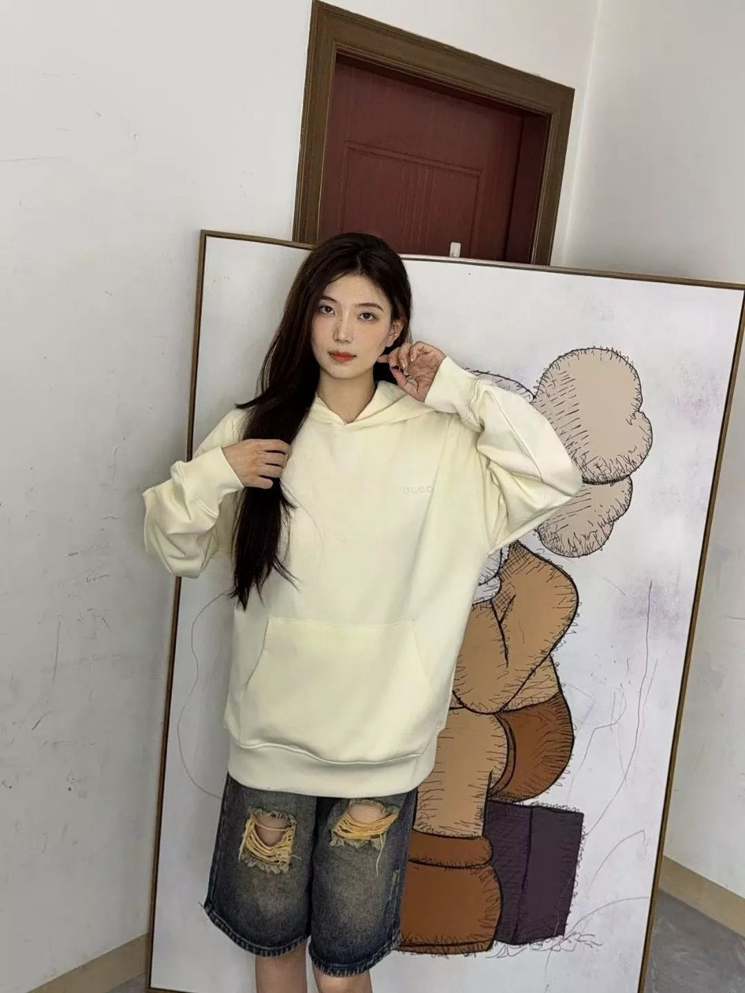 구찌 25FW 암각 레터 로고 자수 후드 상세 이미지 16