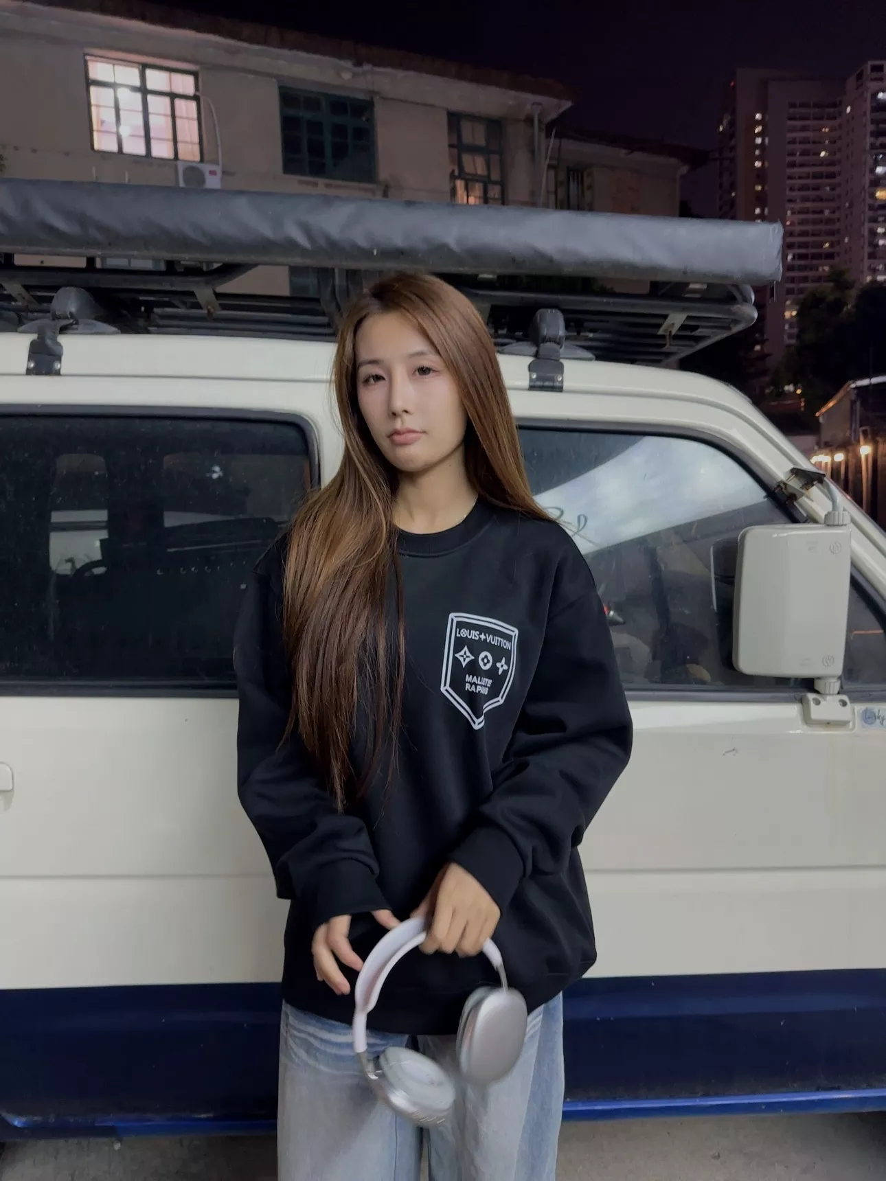 루이비통 쉴드 엠블럼 라운드넥 스웨트셔츠 상세 이미지 12
