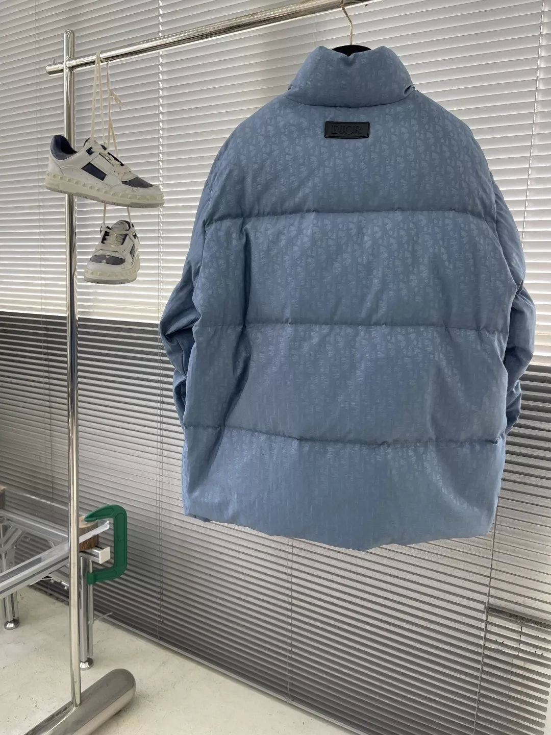 디올 올오버 모노그램 스탠드카라 다운 재킷 상세 이미지 3