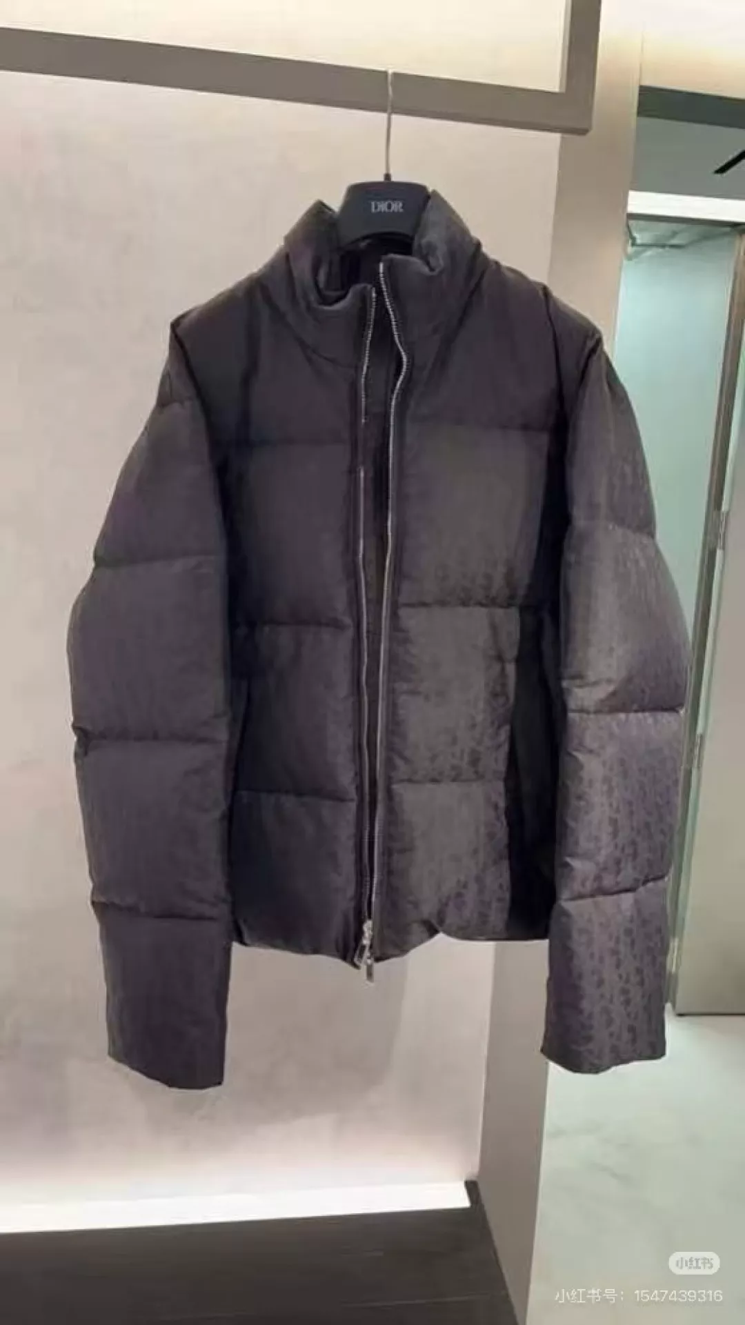 디올 올오버 모노그램 하이넥 다운 재킷 상세 이미지 10
