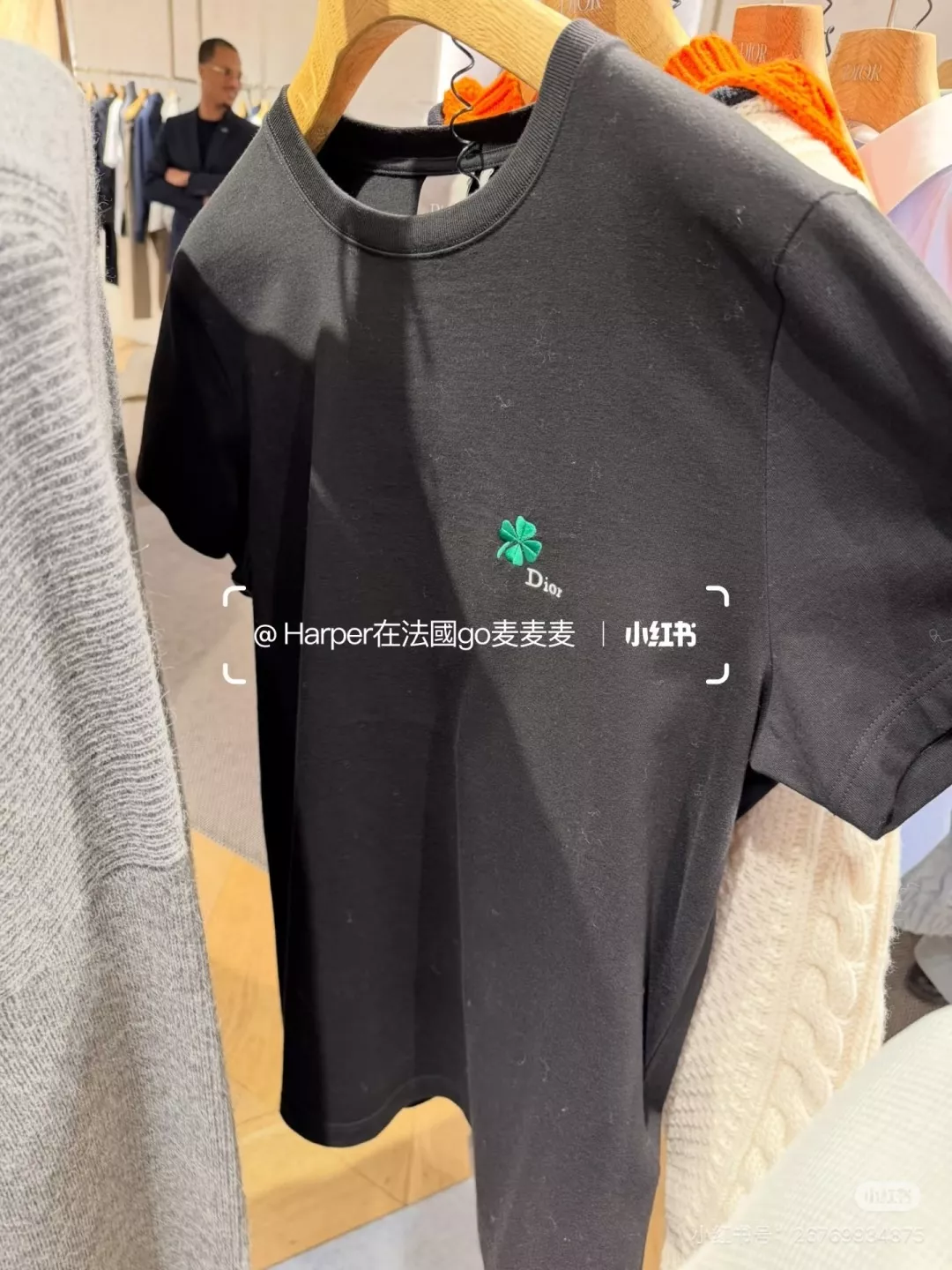 디올 클로버 자수 코튼 티셔츠 상세 이미지 10