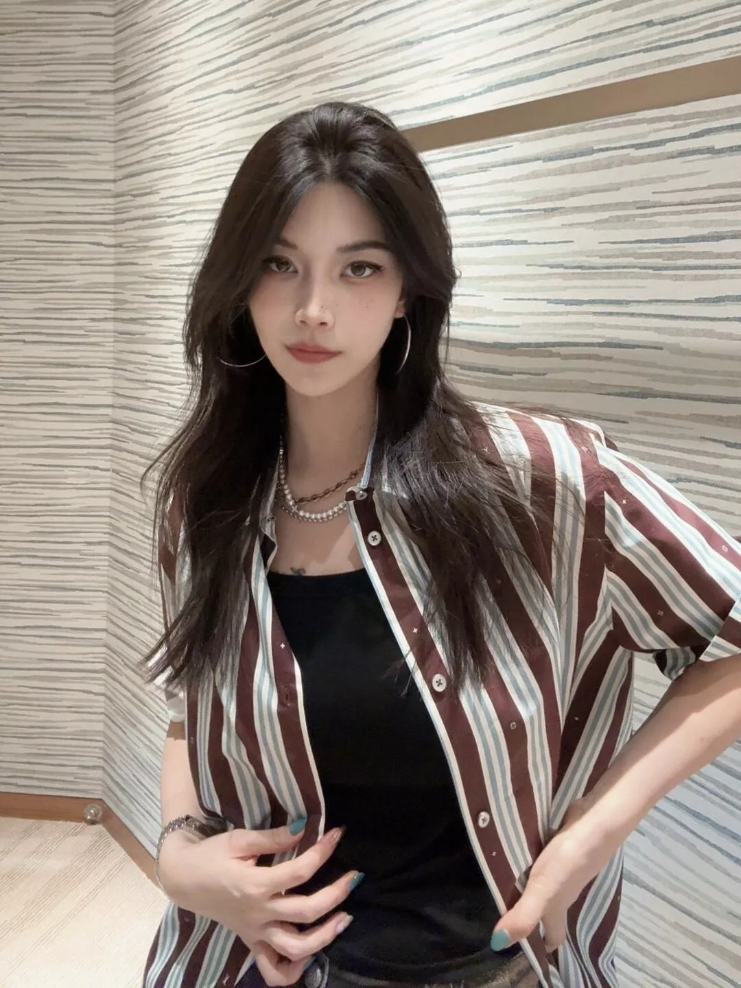루이비통 25SS 스트라이프 반소매 셔츠 상세 이미지 16