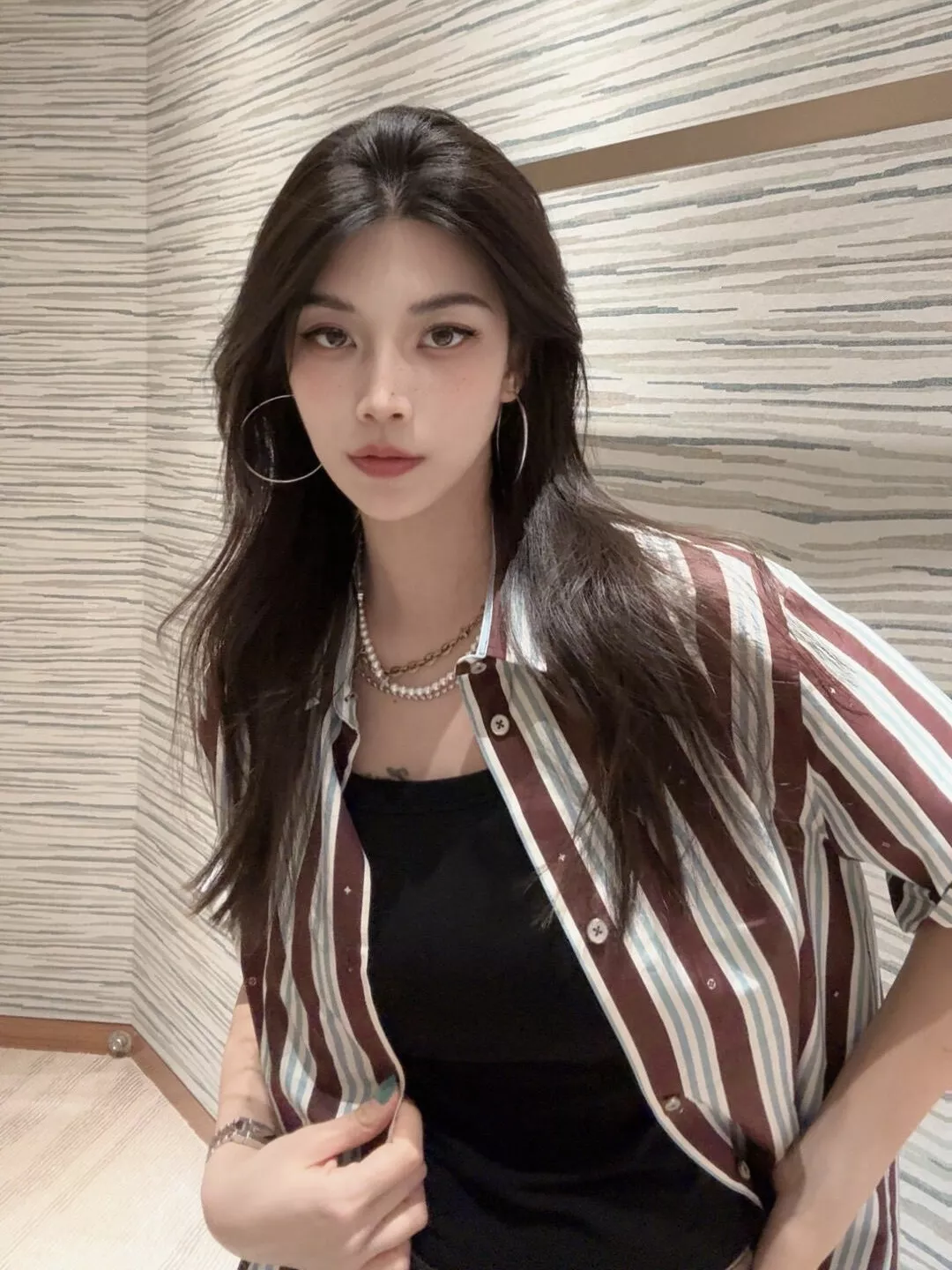 루이비통 25SS 스트라이프 반소매 셔츠 상세 이미지 17