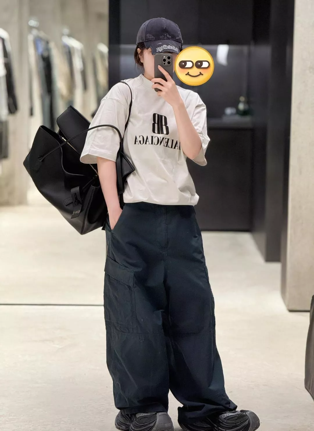 발렌시아가 나노 BB 로고 프린트 반소매 티셔츠 상세 이미지 10