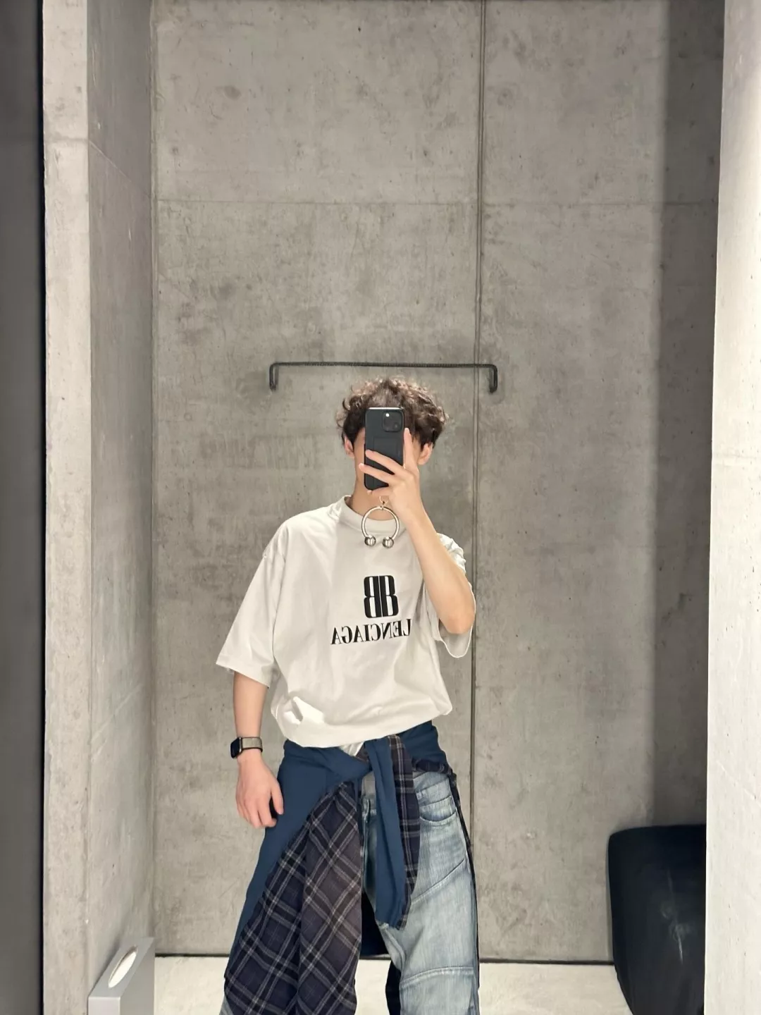 발렌시아가 나노 BB 로고 프린트 반소매 티셔츠 상세 이미지 11
