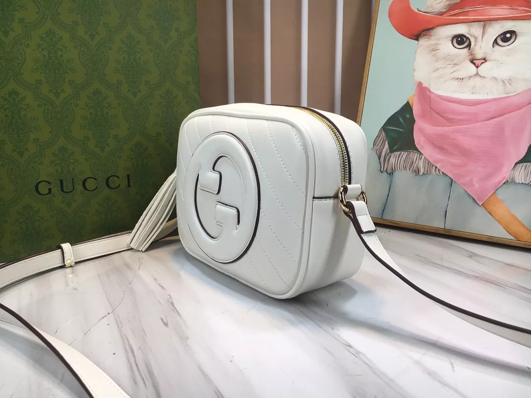 구찌 블론디 인터로킹 더블 G 가죽 크로스백 상세 이미지 3