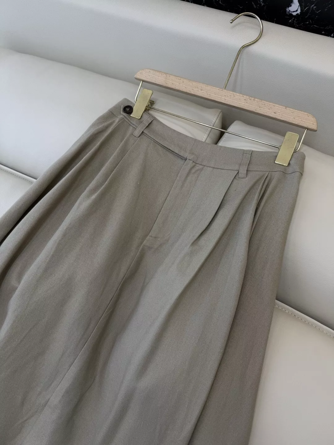 노브랜드 린넨 블렌드 플레어 롱 스커트 상세 이미지 5