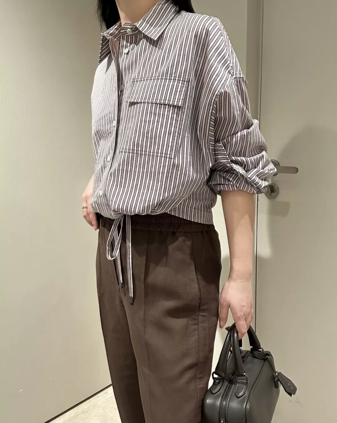 버버리 스트라이프 드로스트링 크롭 셔츠 상세 이미지 13