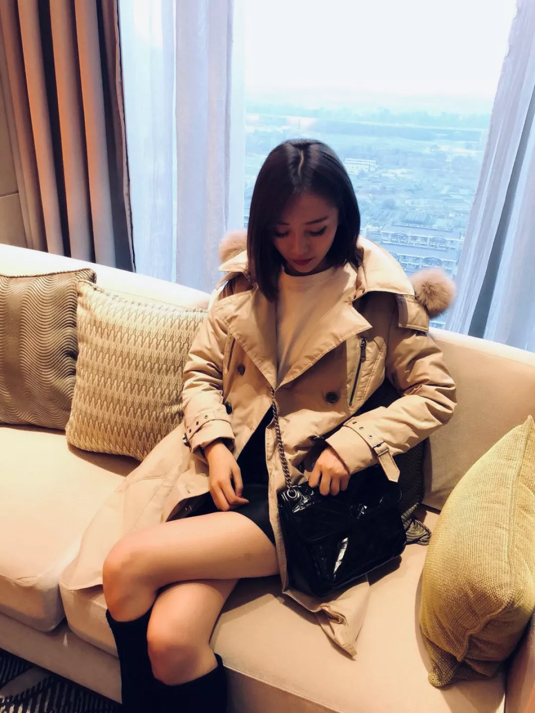 버버리 폭스퍼 탈부착 롱 더블버튼 다운 코트 상세 이미지 11